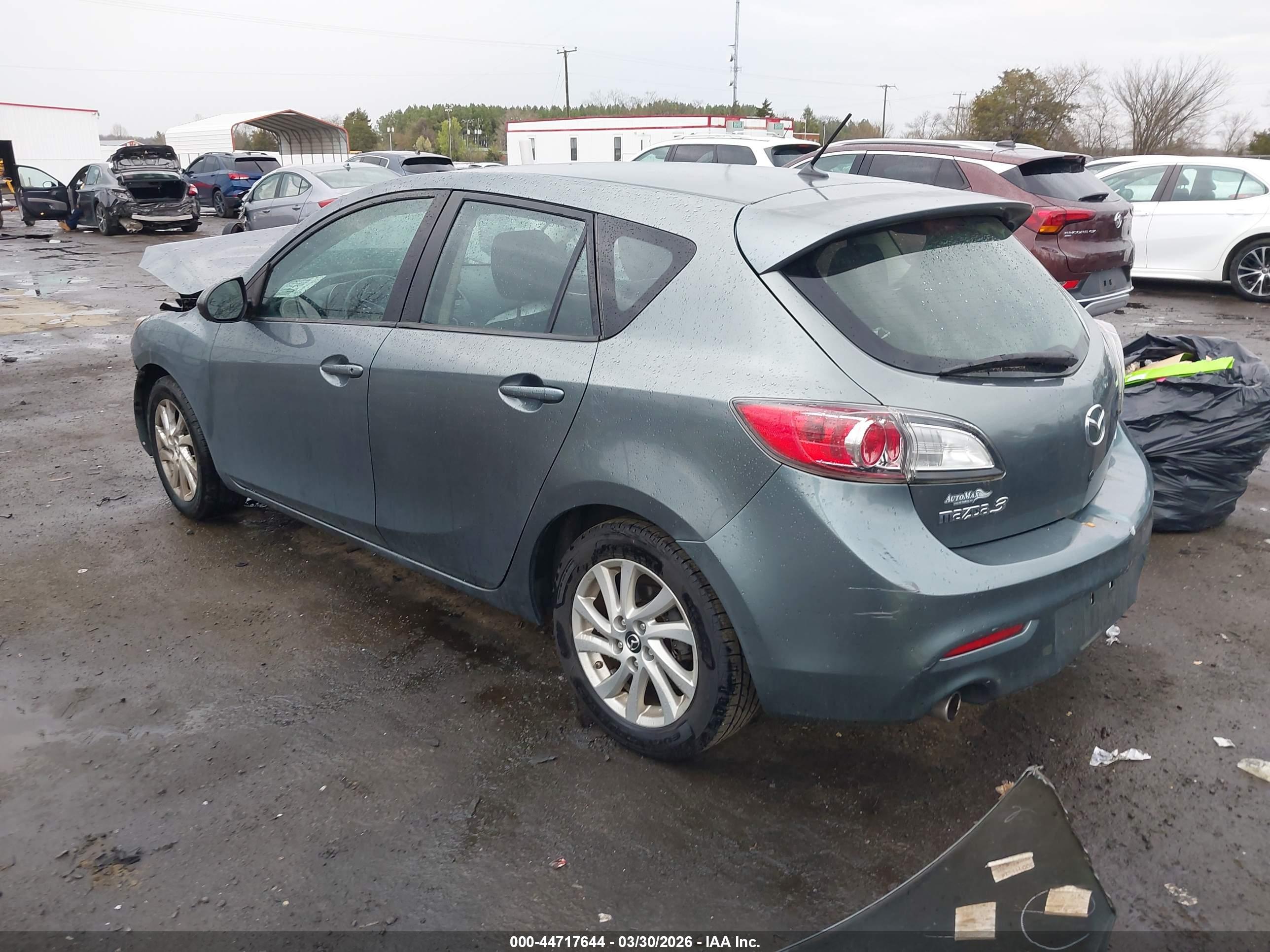 MAZDA MAZDA3 image 3