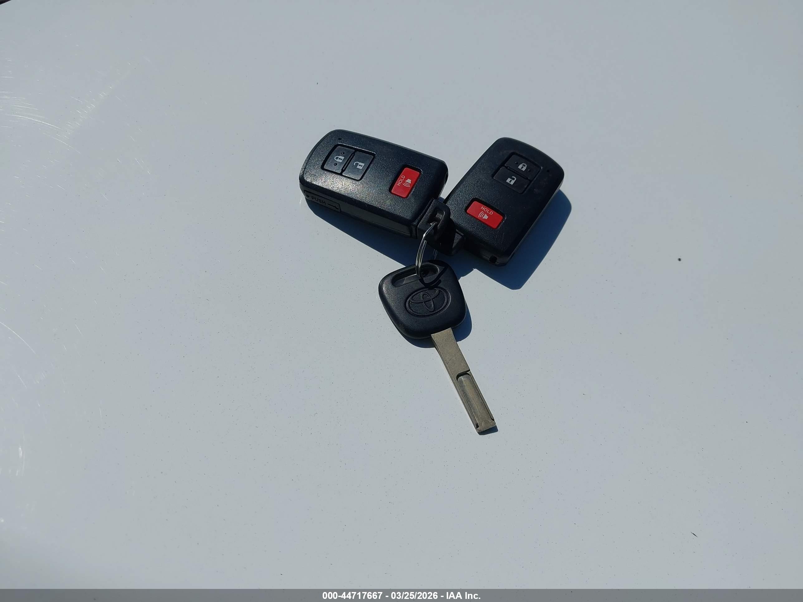 TOYOTA TACOMA image 11