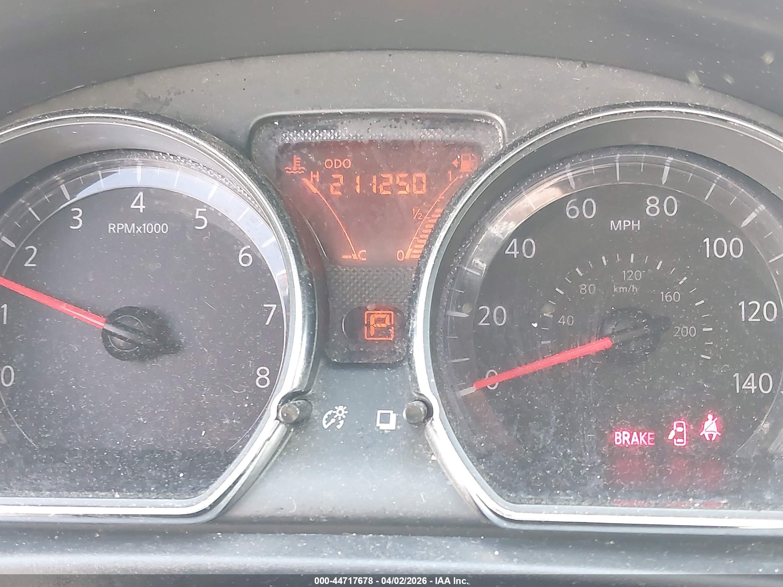 NISSAN VERSA image 7