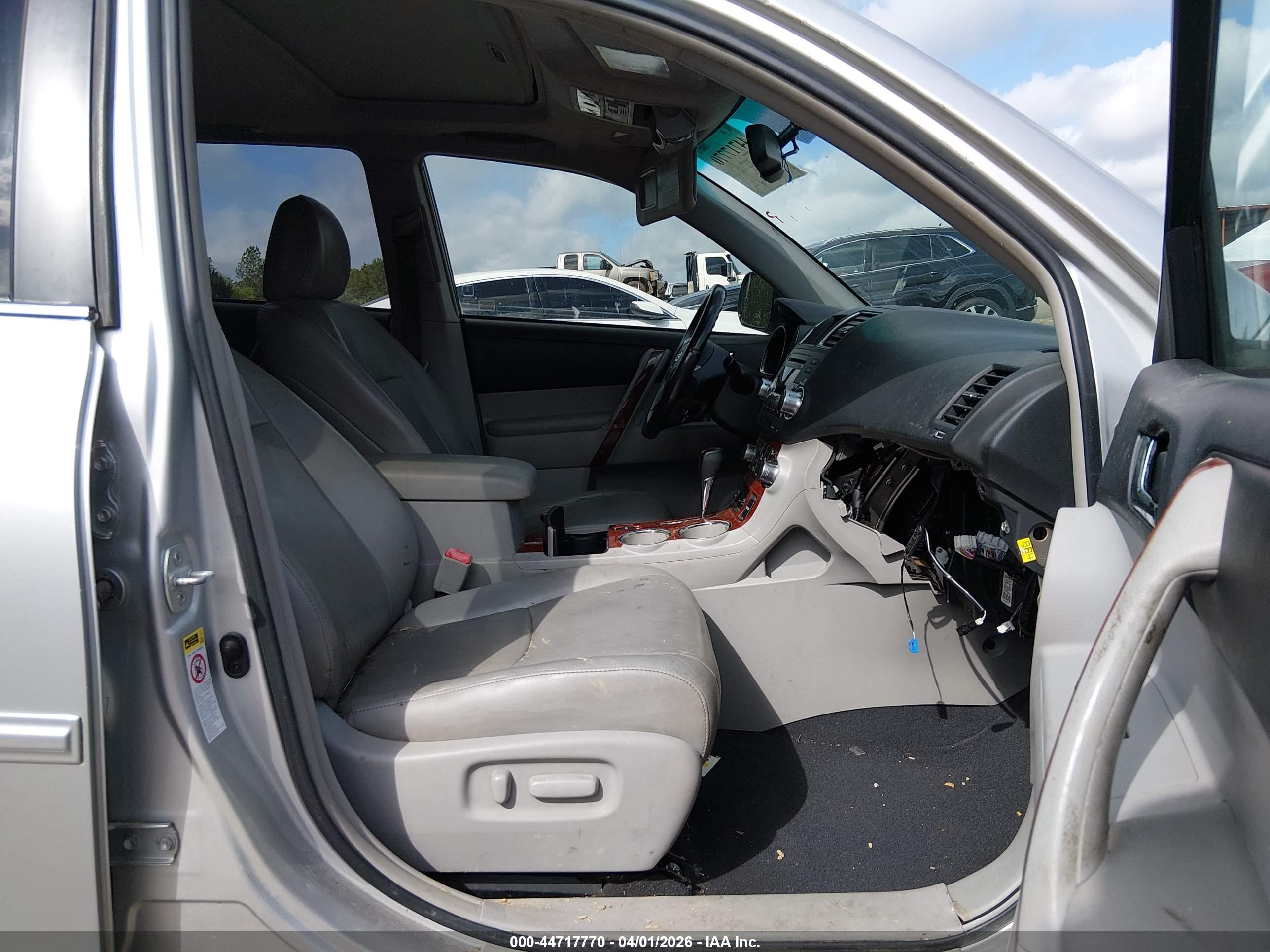 TOYOTA HIGHLANDER image 5