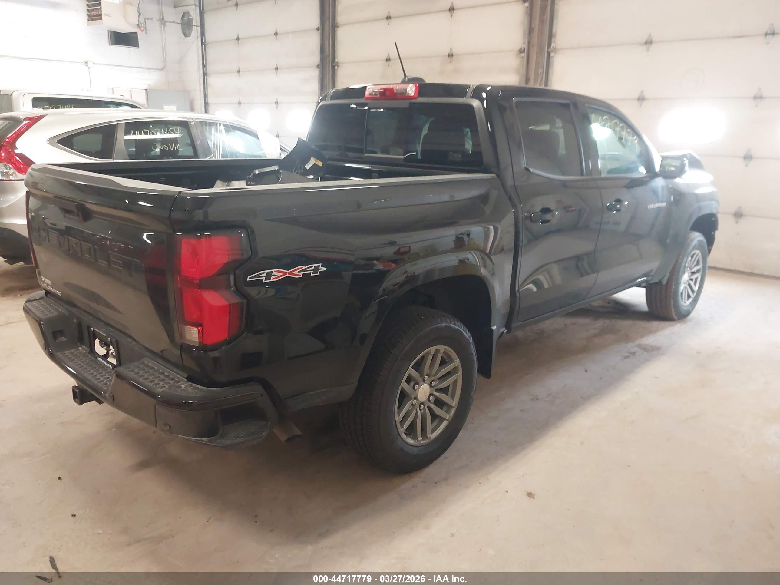 CHEVROLET COLORADO image 4