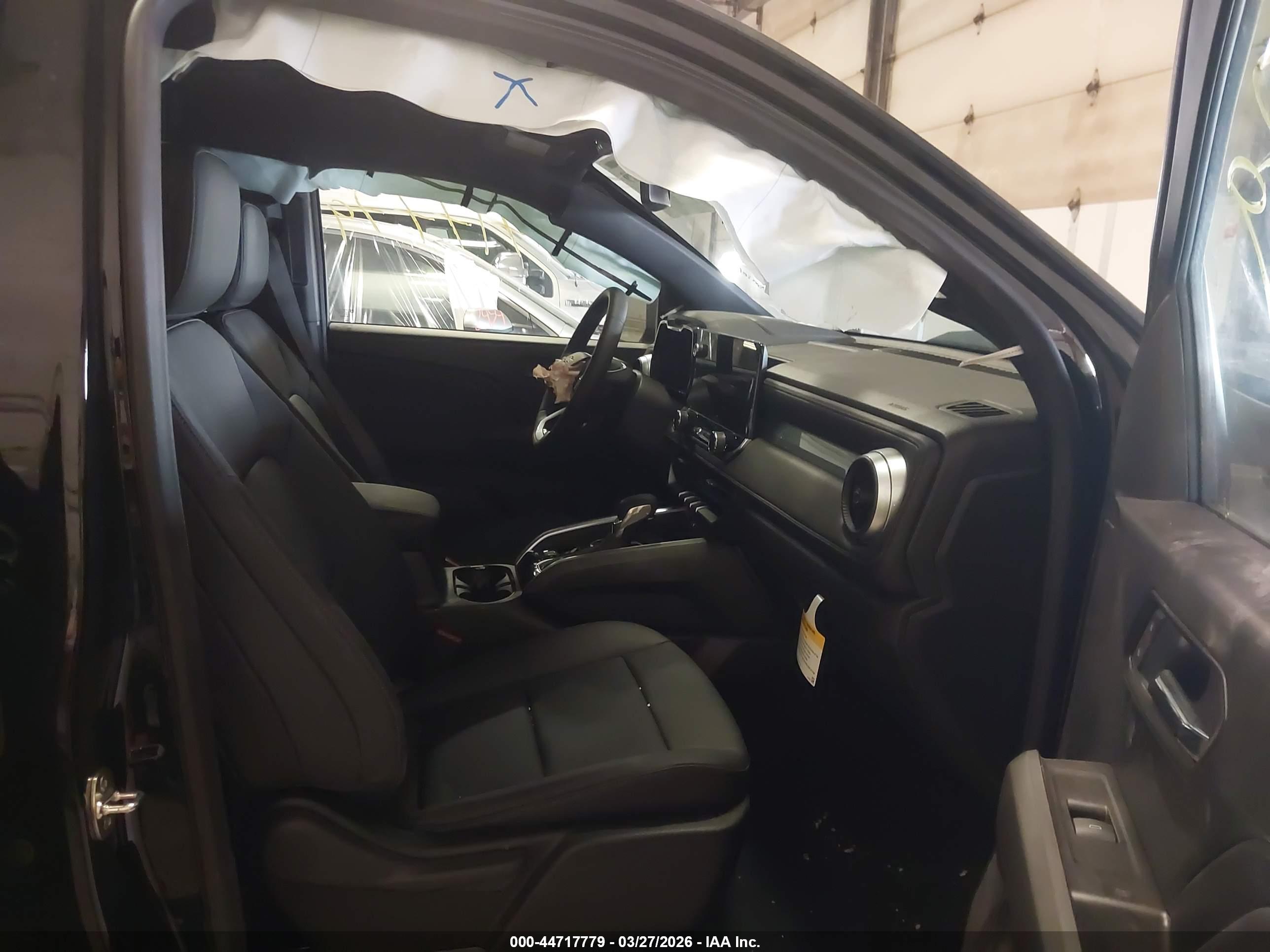 CHEVROLET COLORADO image 5