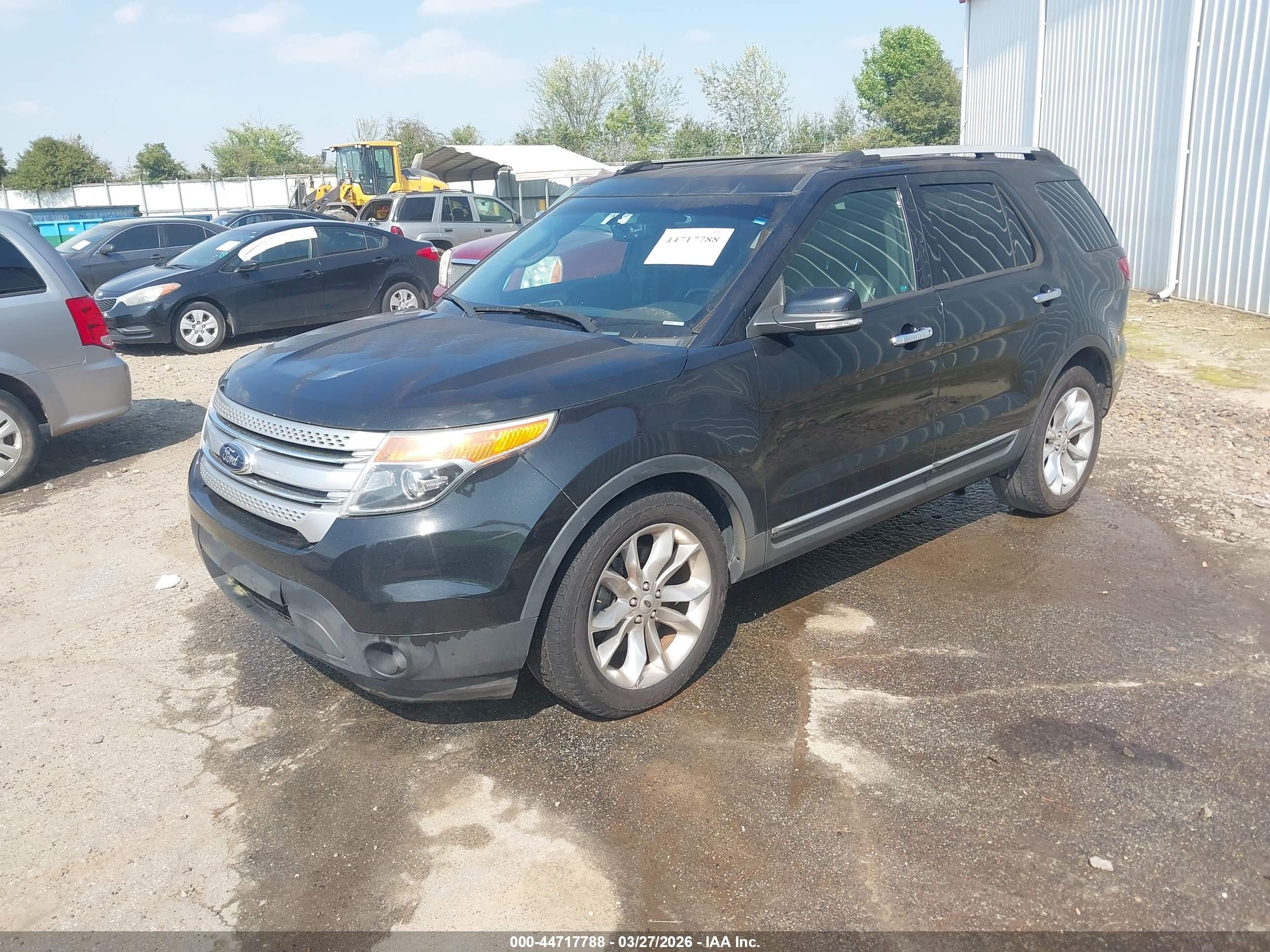FORD EXPLORER image 2