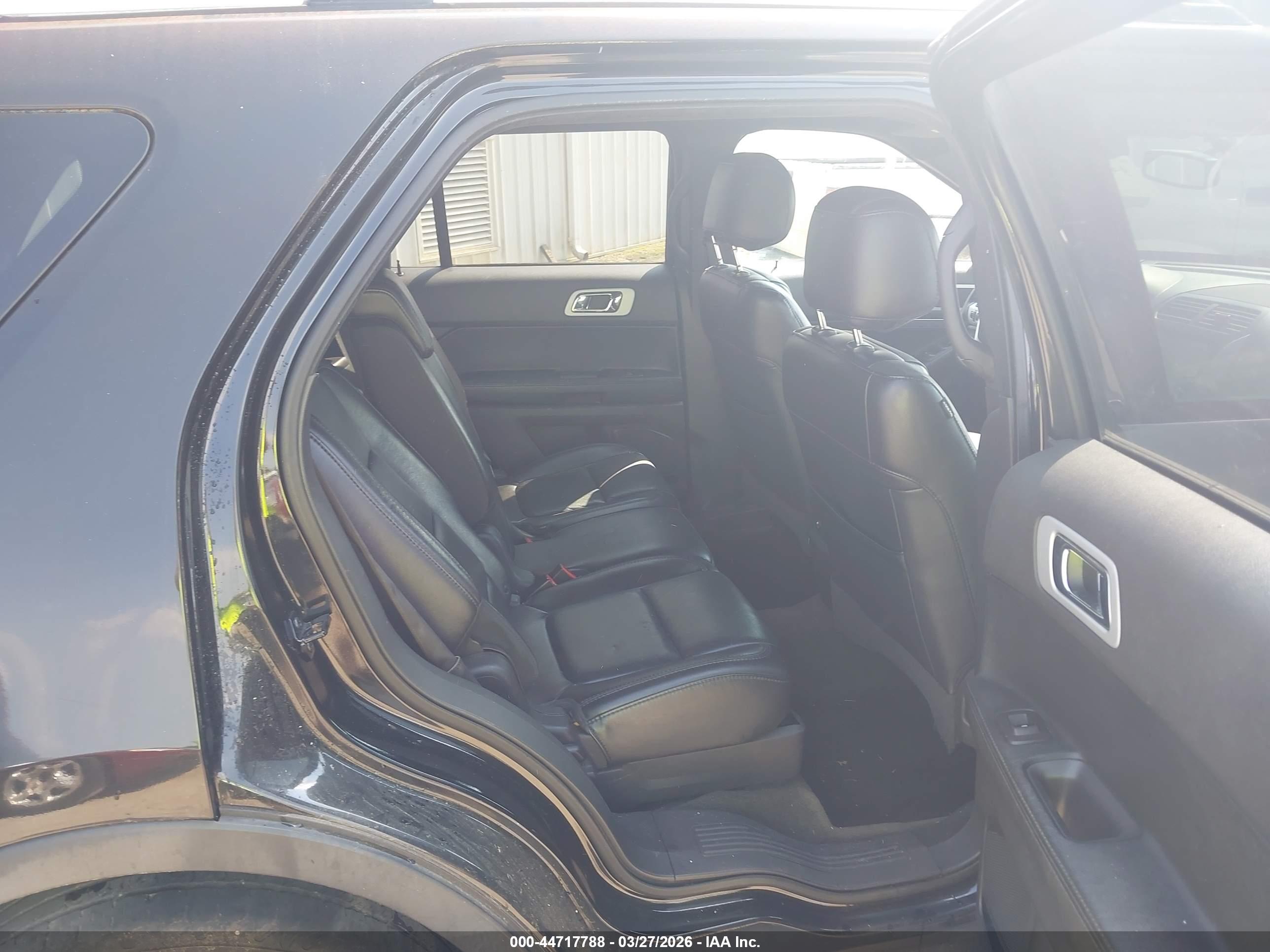 FORD EXPLORER image 8