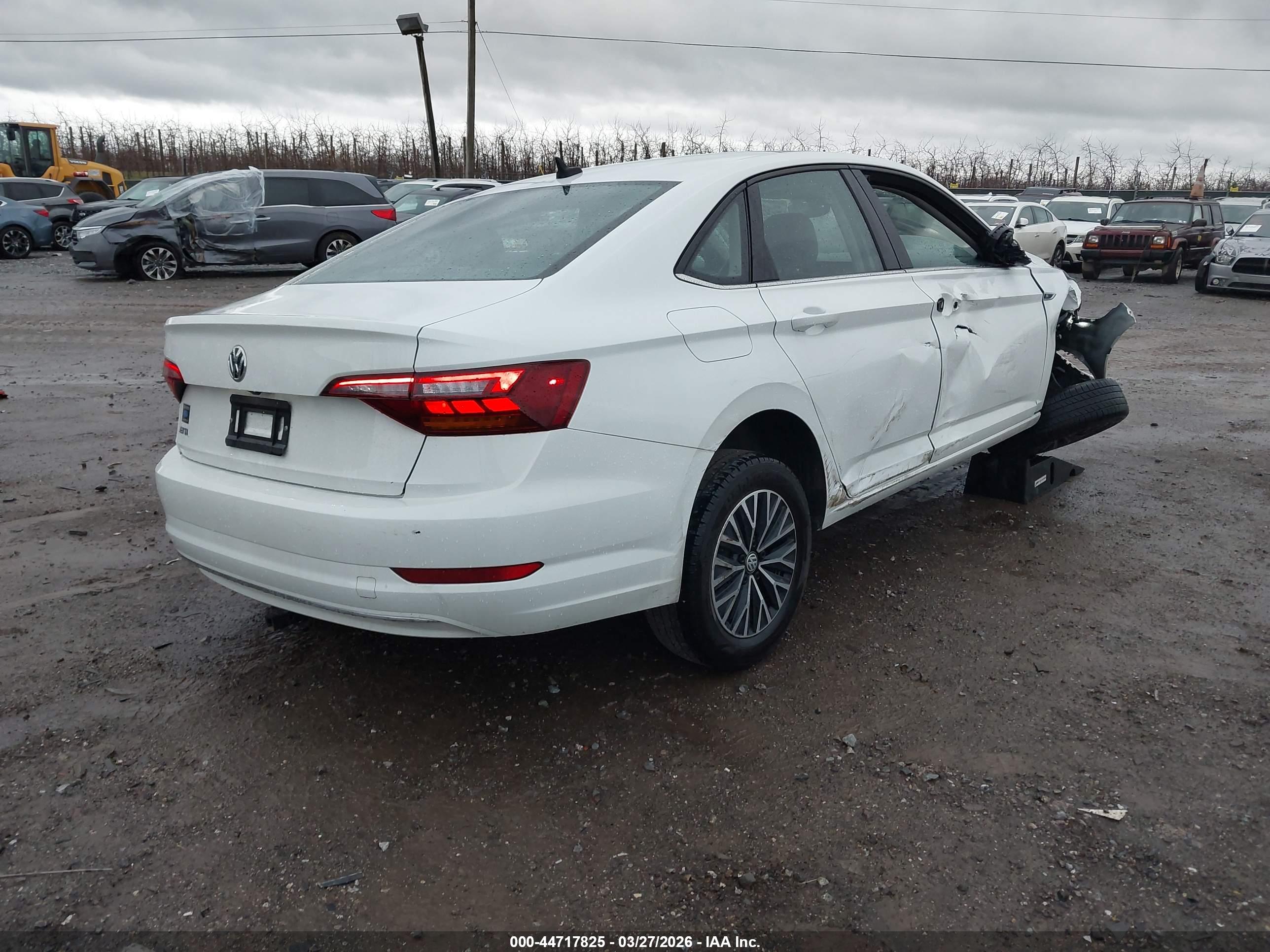 VOLKSWAGEN JETTA image 4