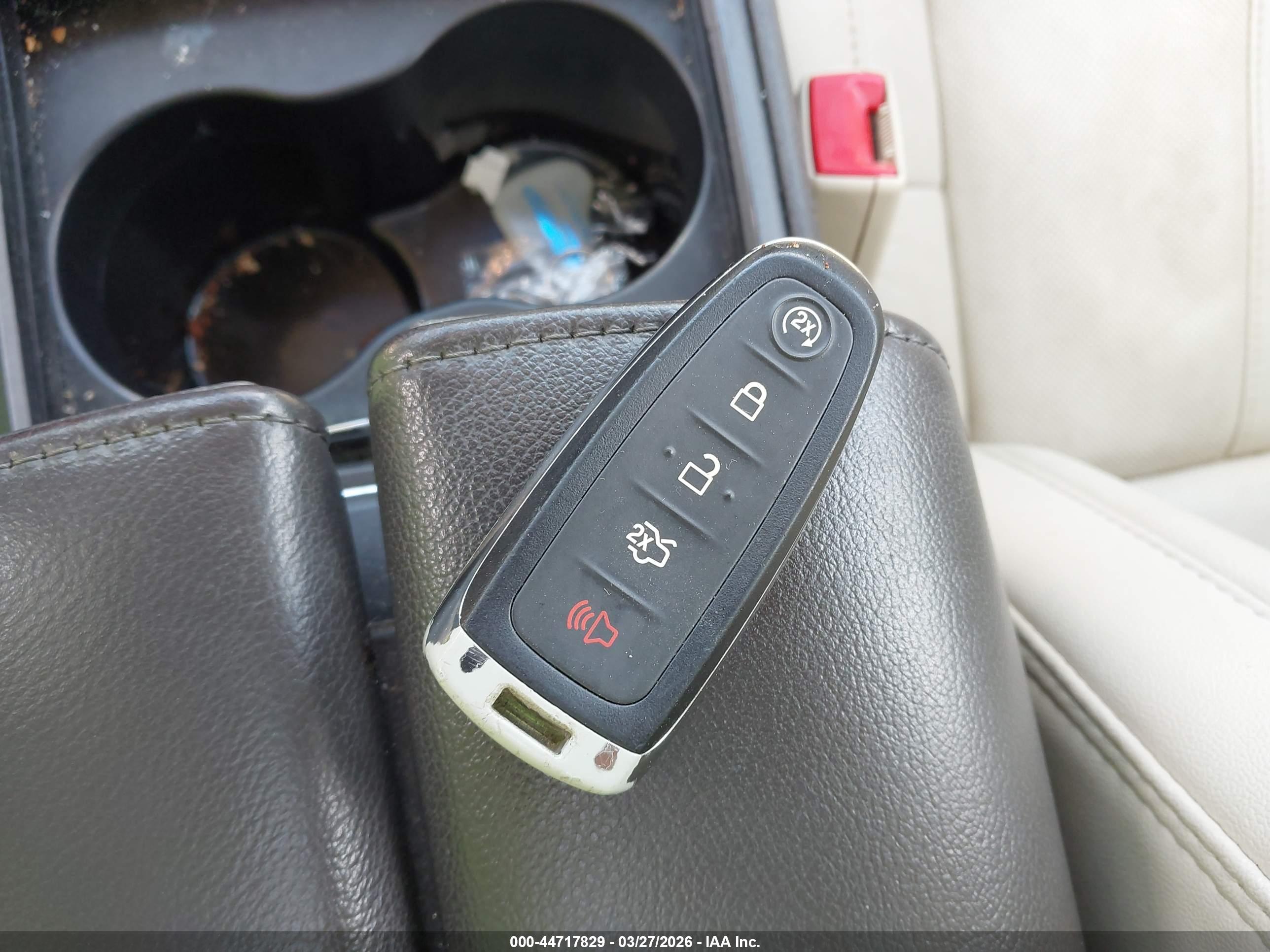 LINCOLN MKS image 11
