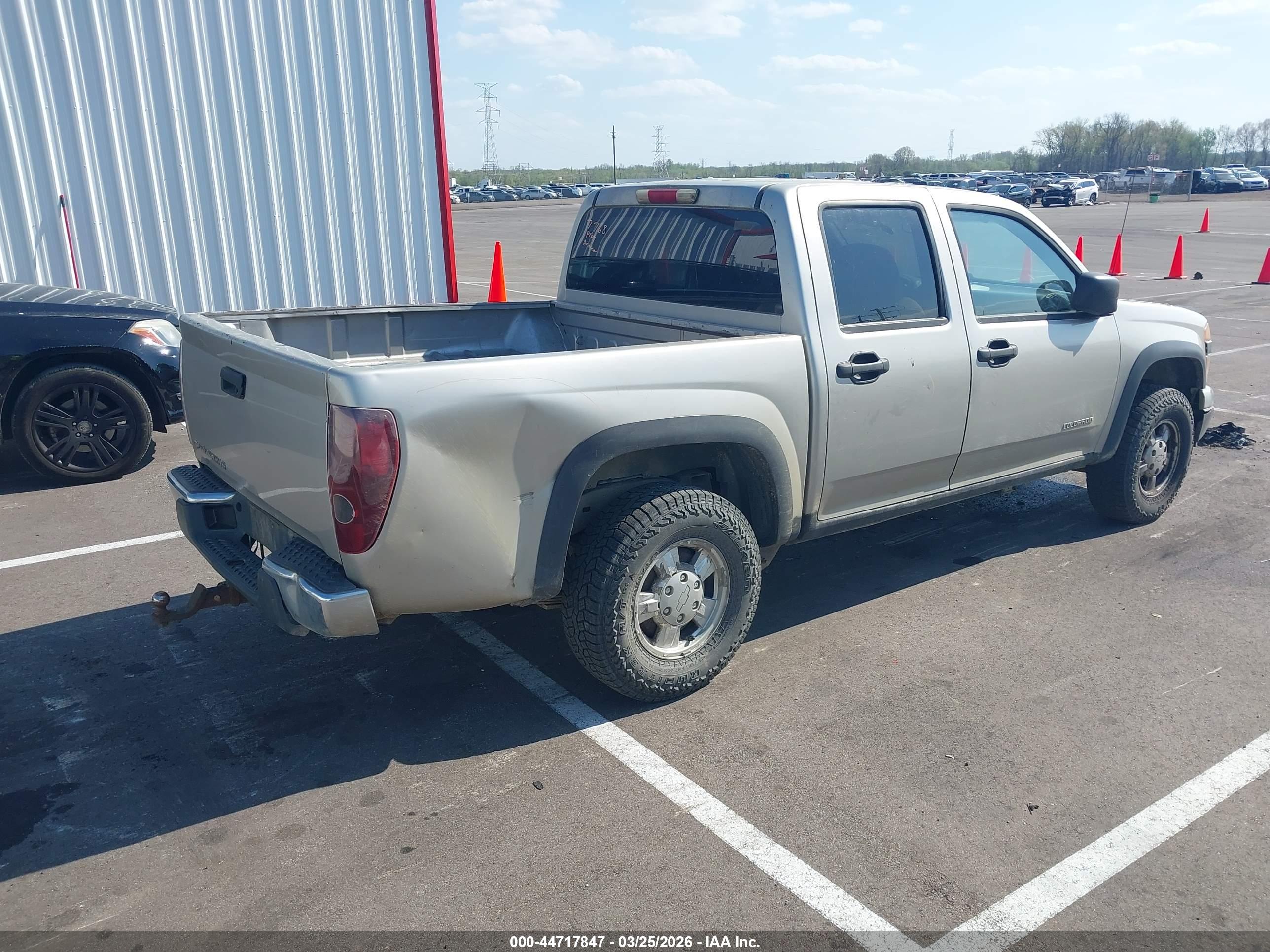 CHEVROLET COLORADO image 4