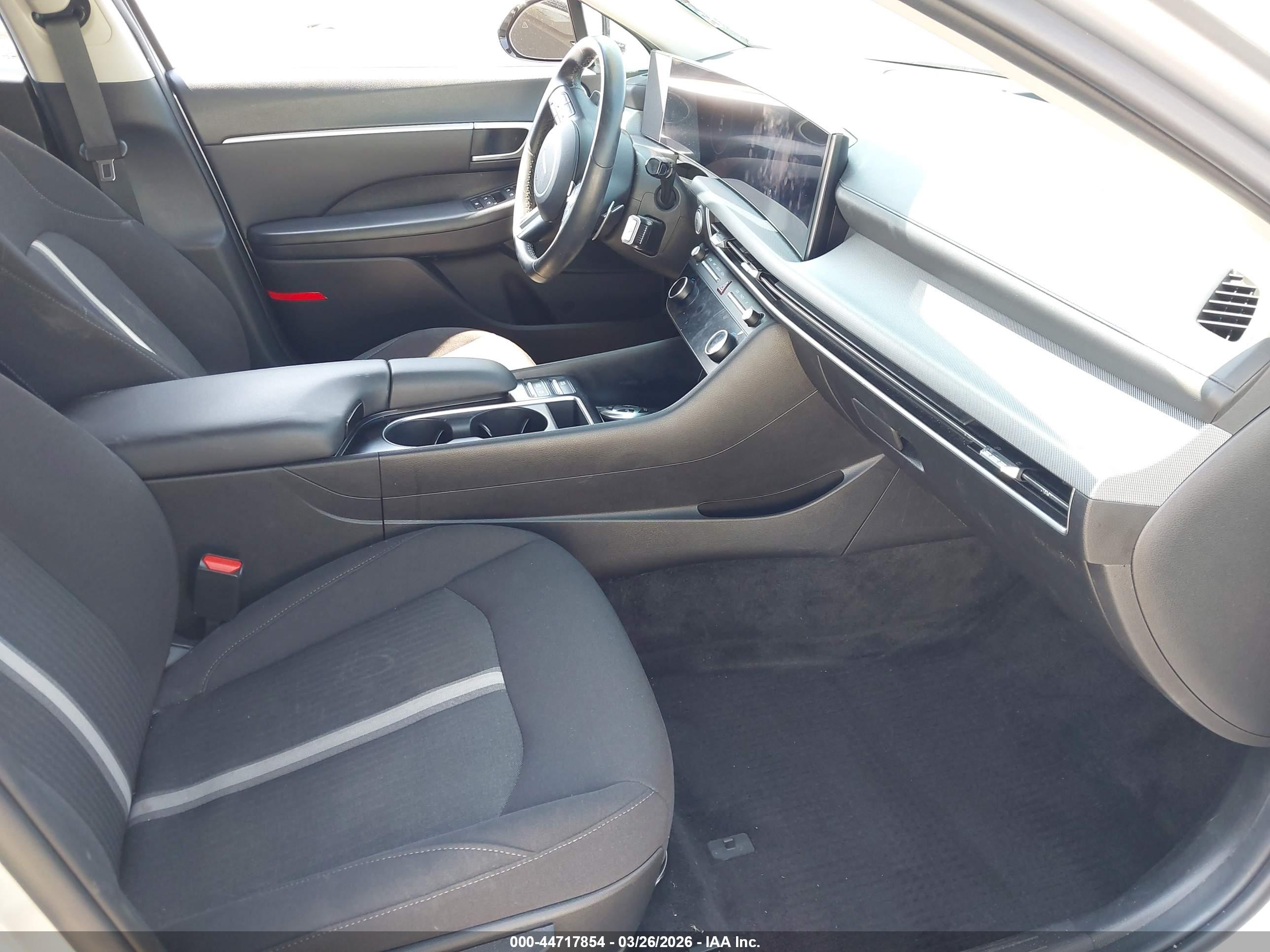 HYUNDAI SONATA image 5