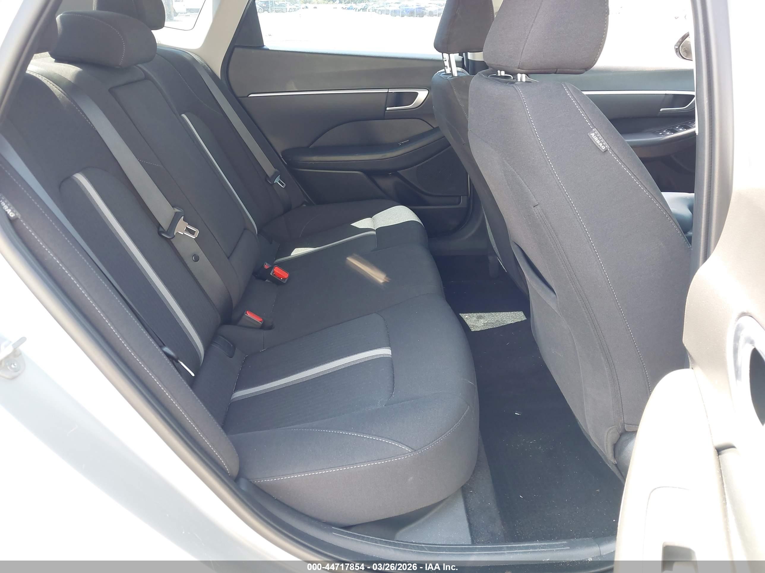 HYUNDAI SONATA image 8