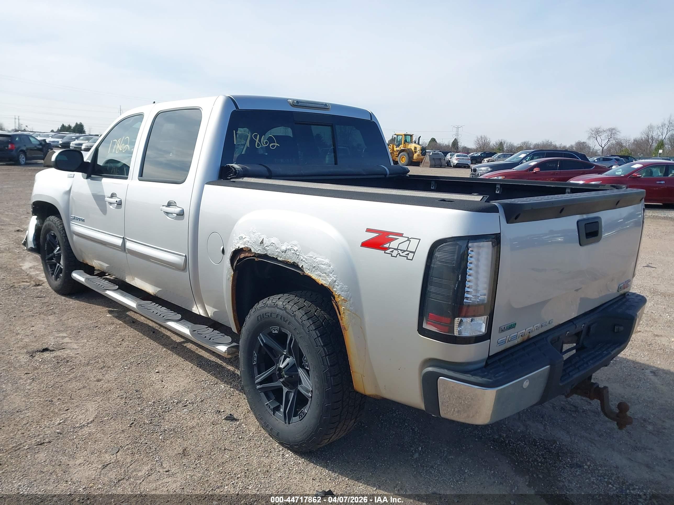 GMC SIERRA image 3