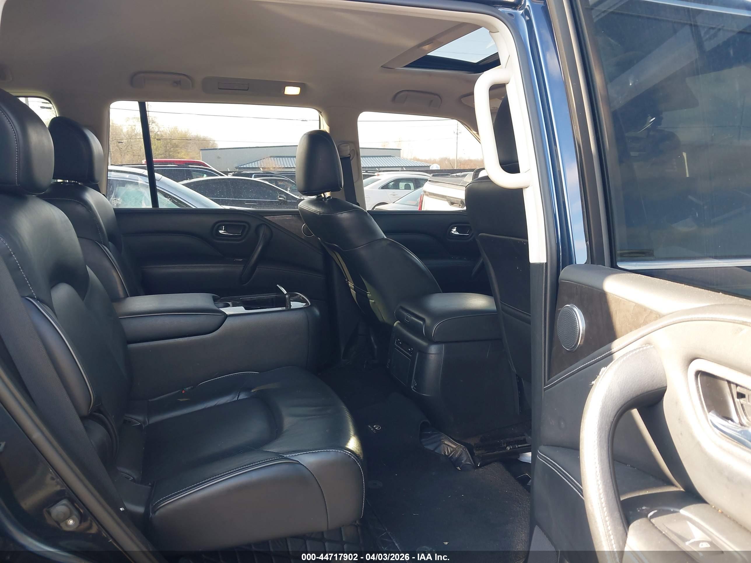 INFINITI QX80 image 8