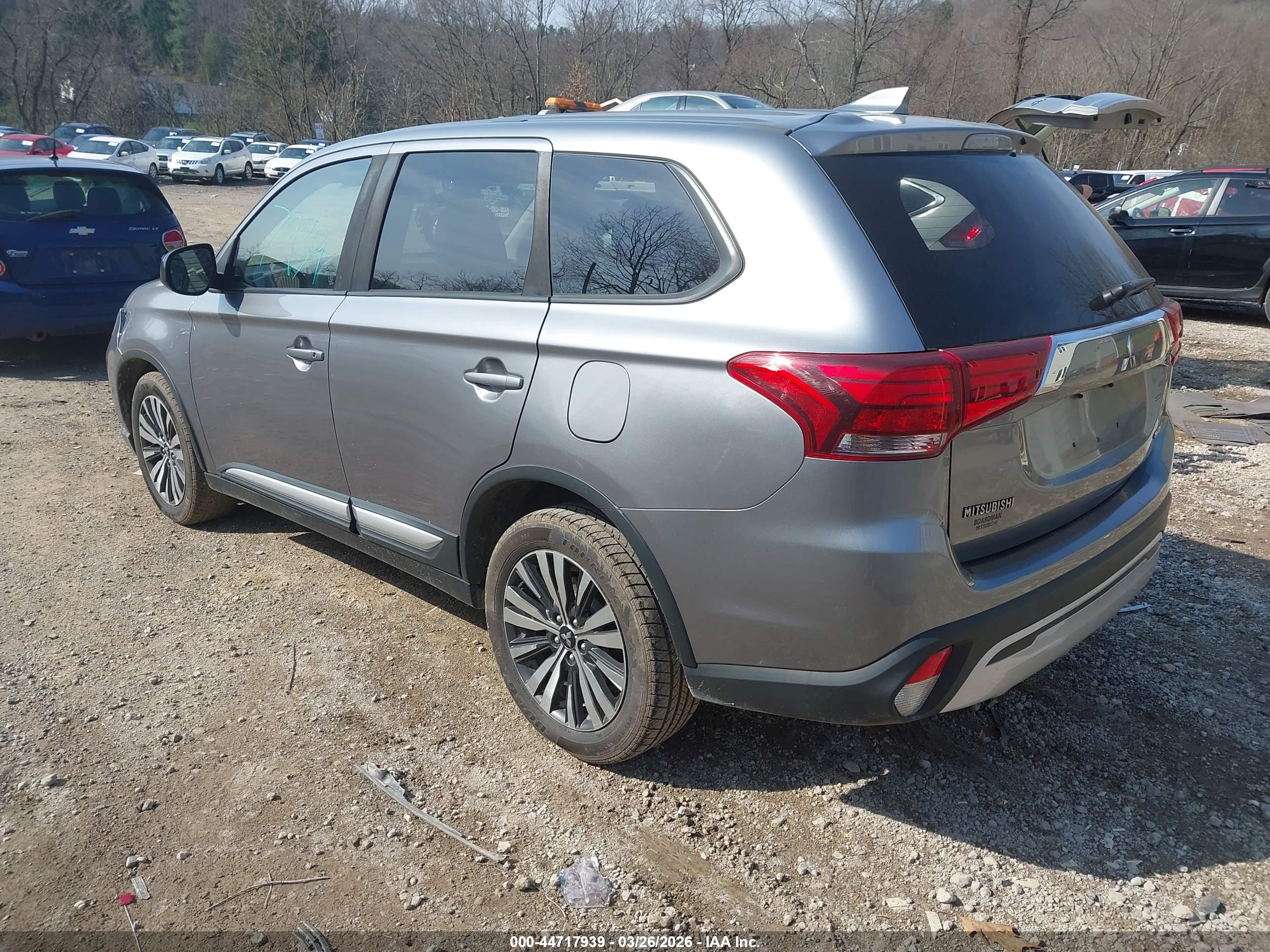 MITSUBISHI OUTLANDER image 3