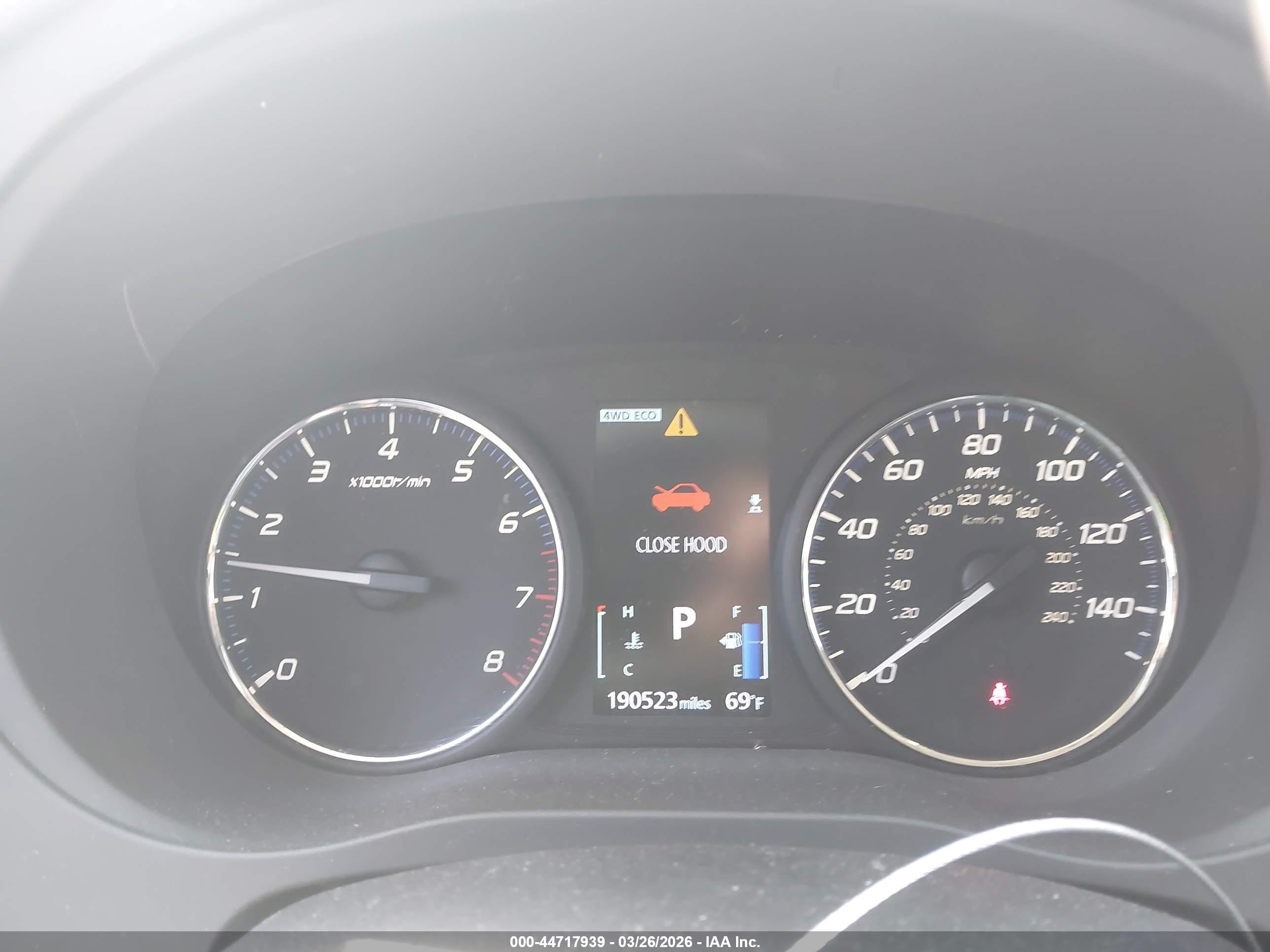 MITSUBISHI OUTLANDER image 7
