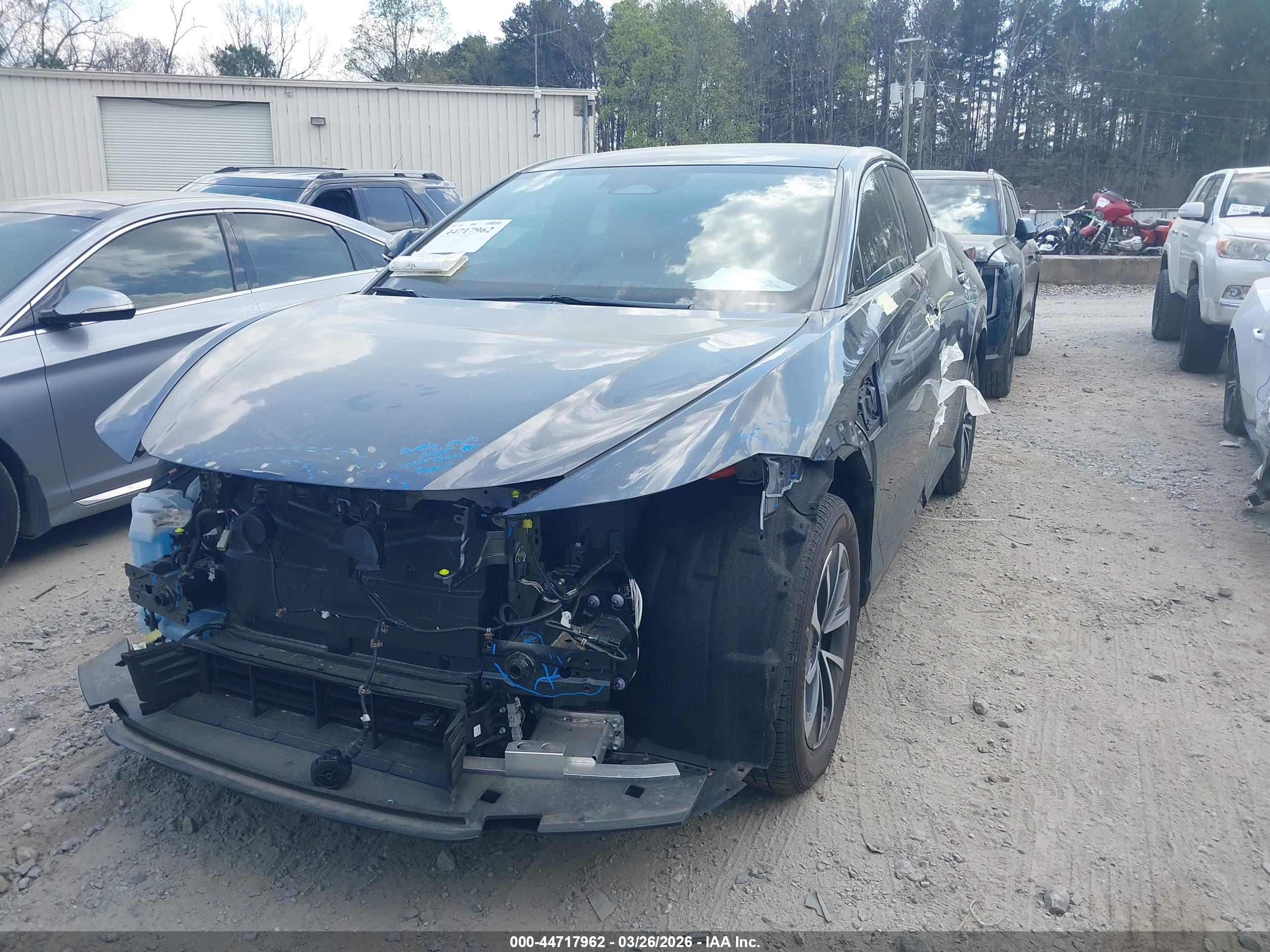 LEXUS RZ image 2