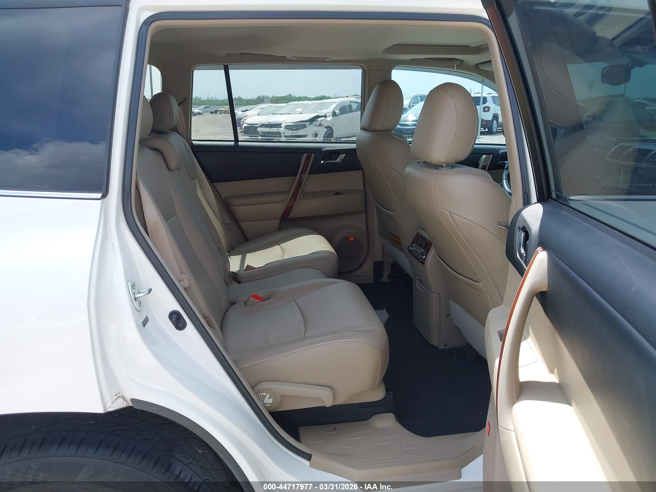 TOYOTA HIGHLANDER image 8