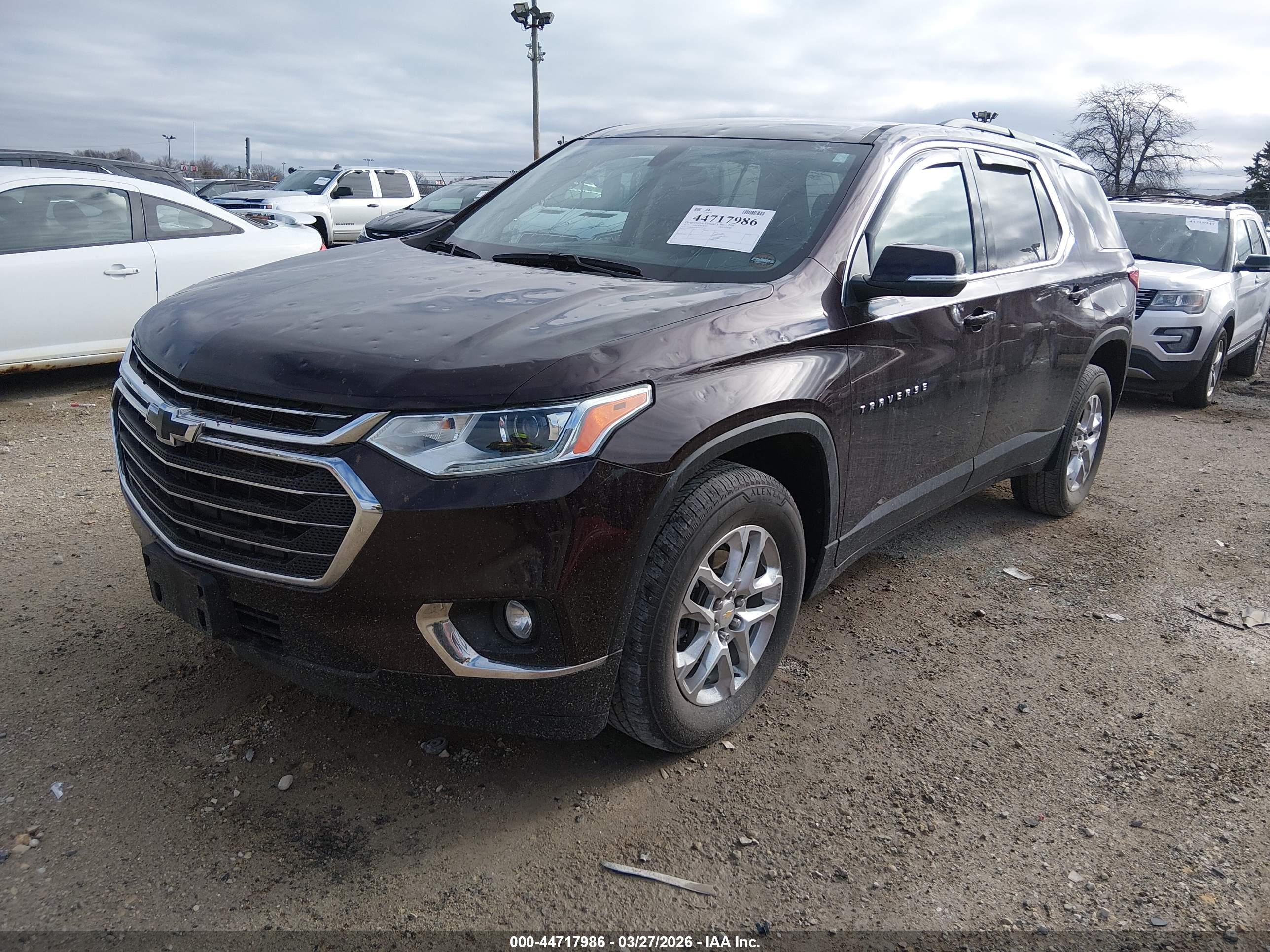 CHEVROLET TRAVERSE image 2