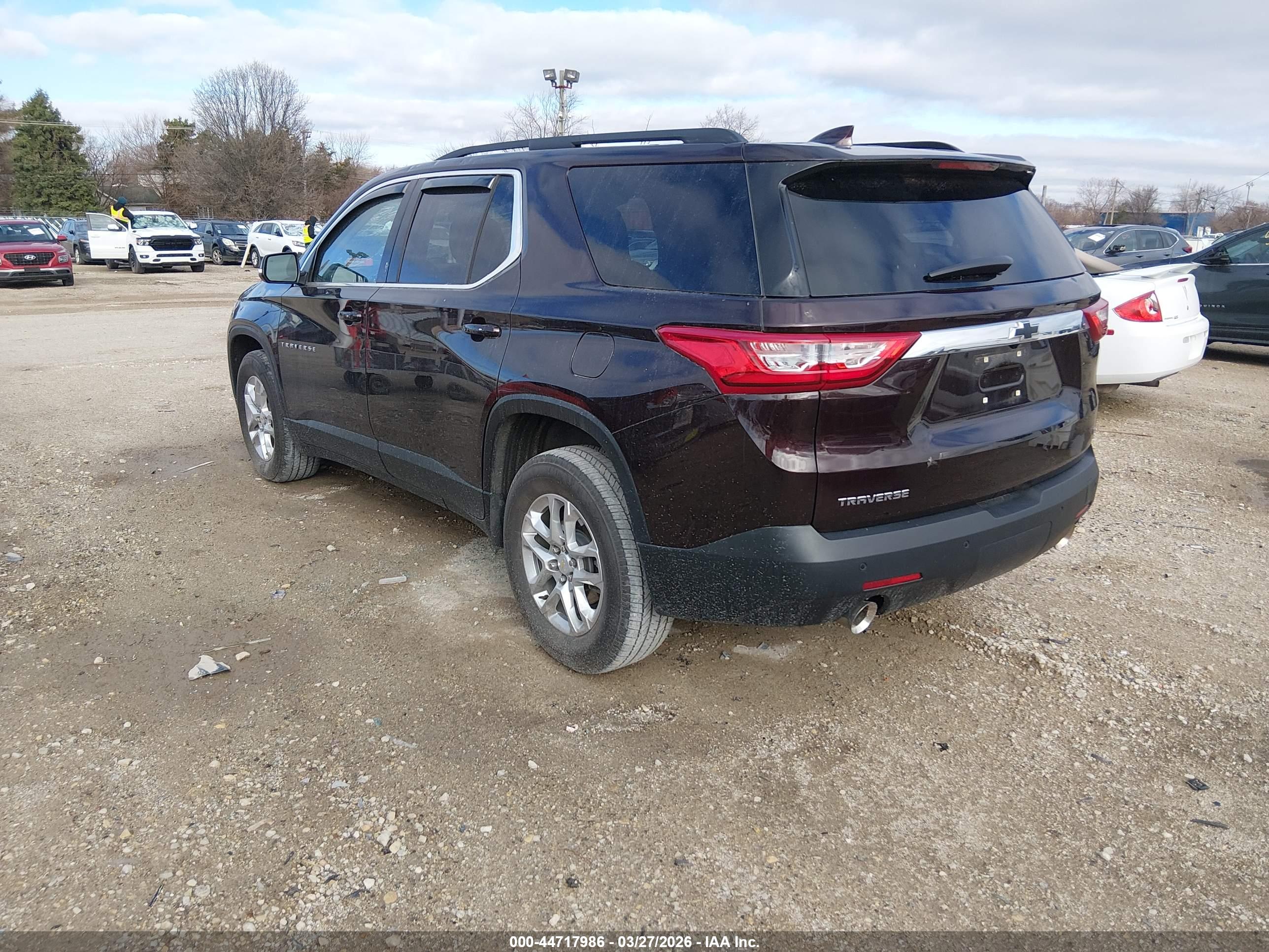 CHEVROLET TRAVERSE image 3