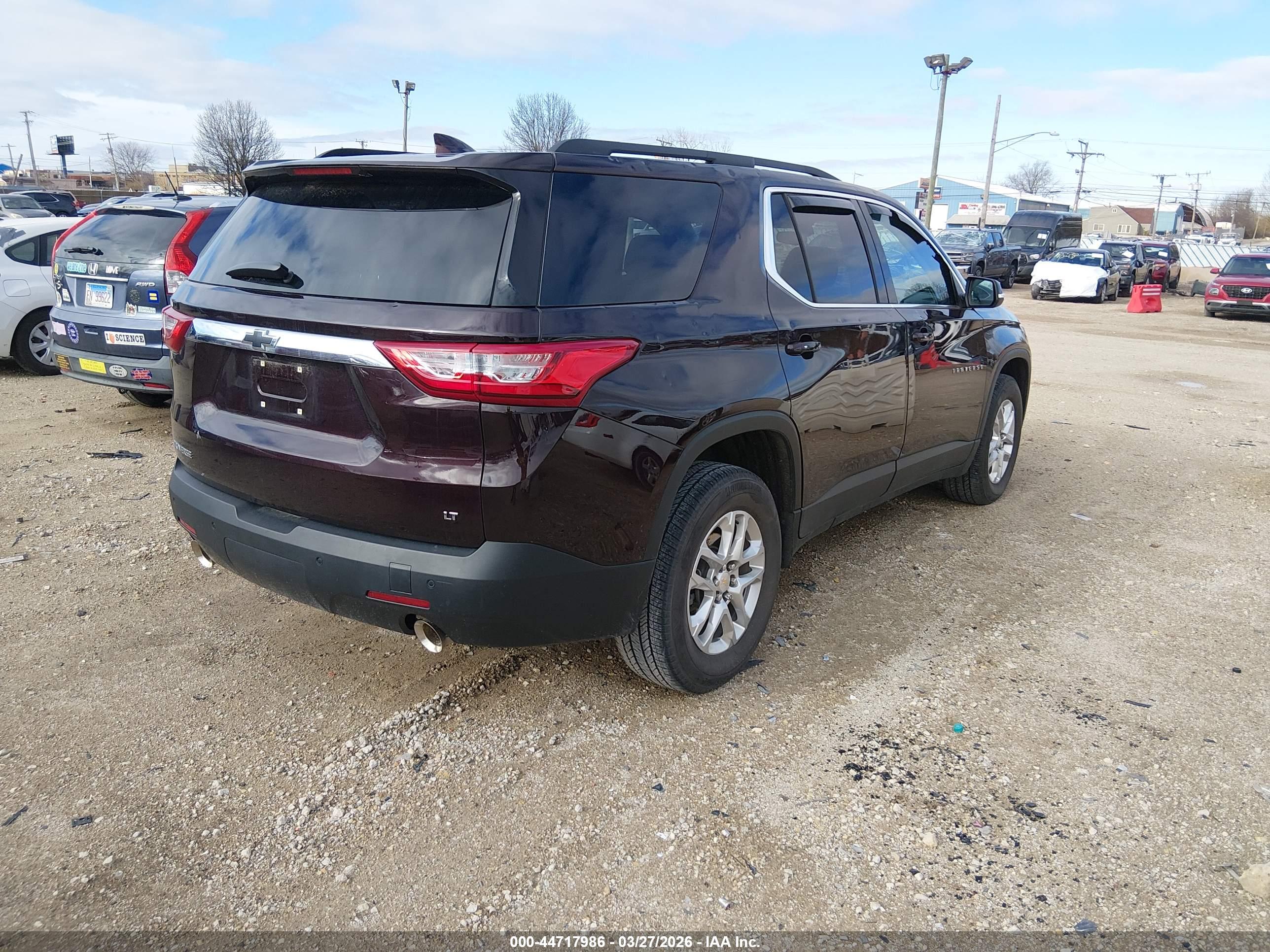 CHEVROLET TRAVERSE image 4
