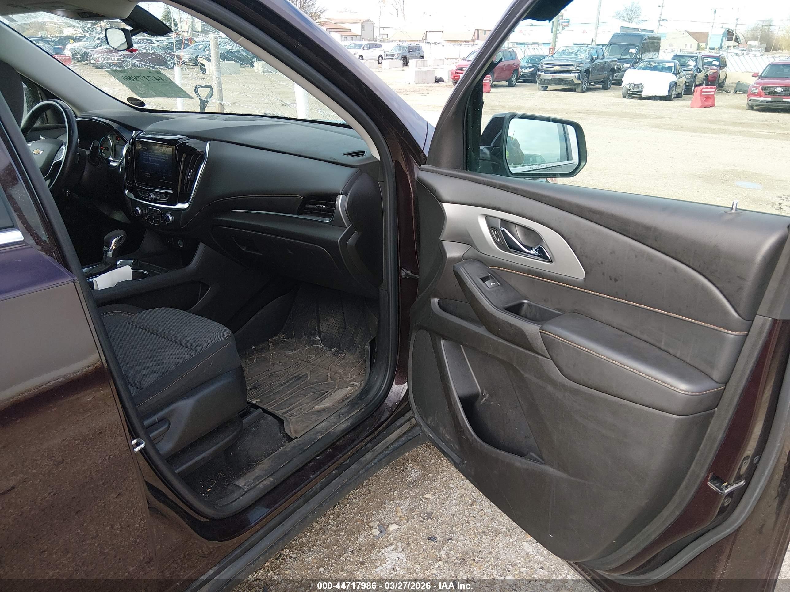 CHEVROLET TRAVERSE image 5
