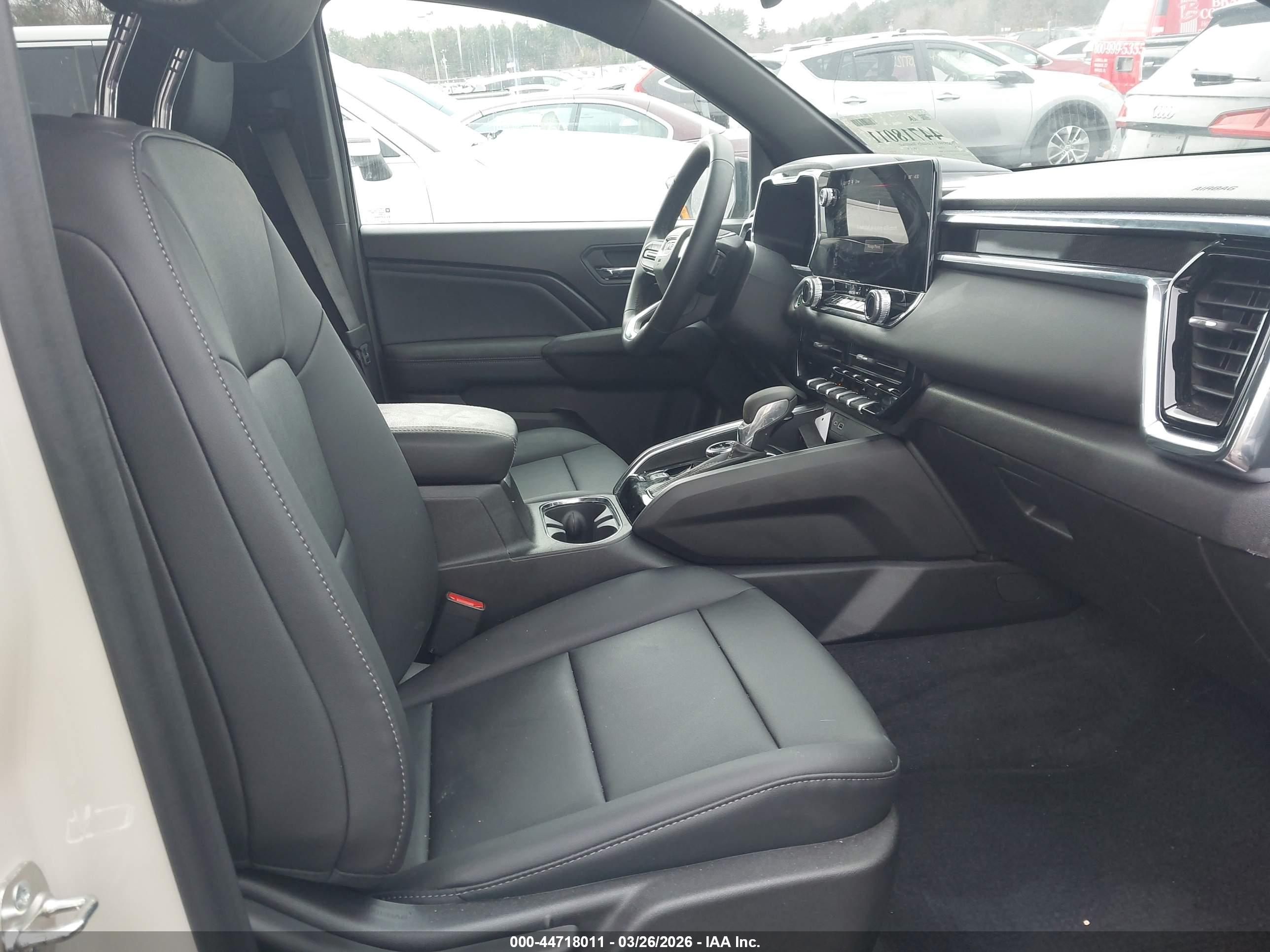 GMC CANYON image 5