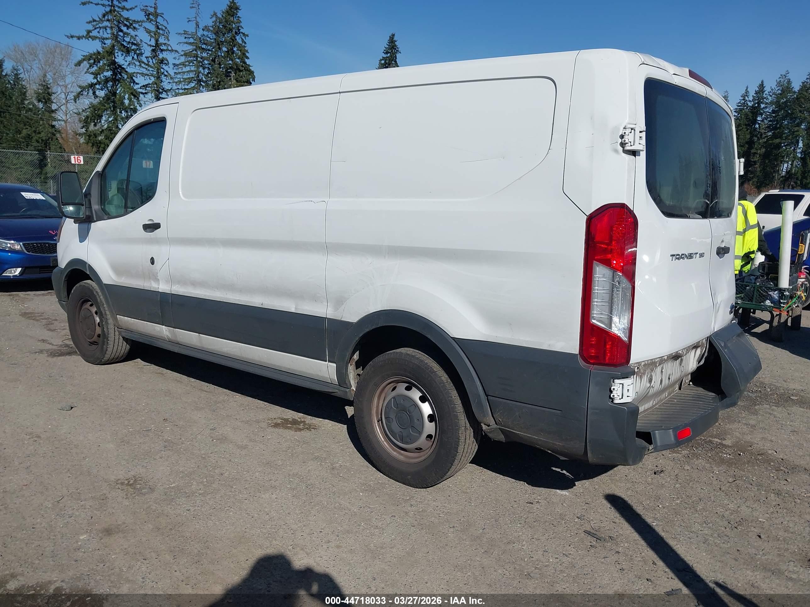 FORD TRANSIT-150 image 3