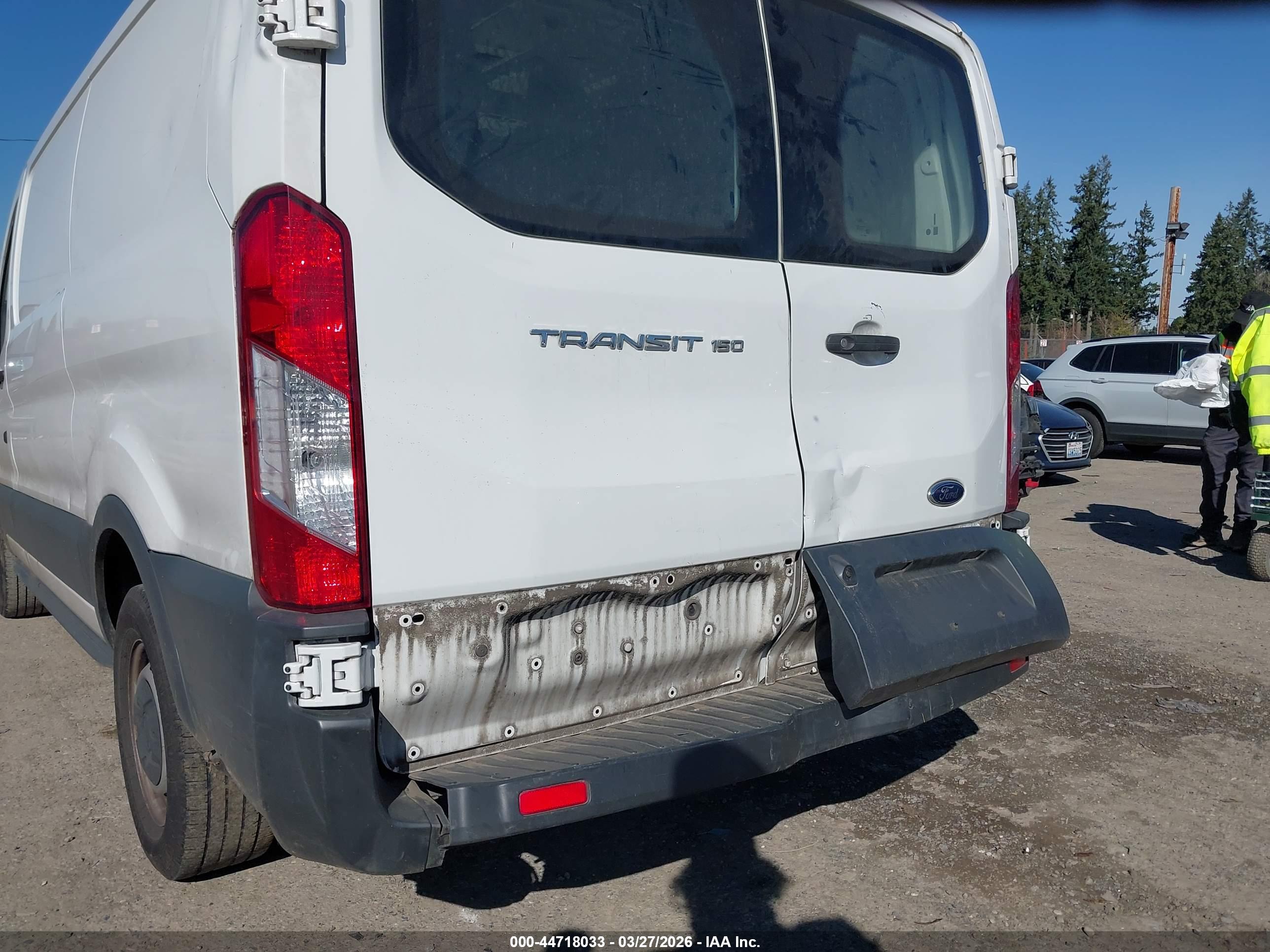 FORD TRANSIT-150 image 6