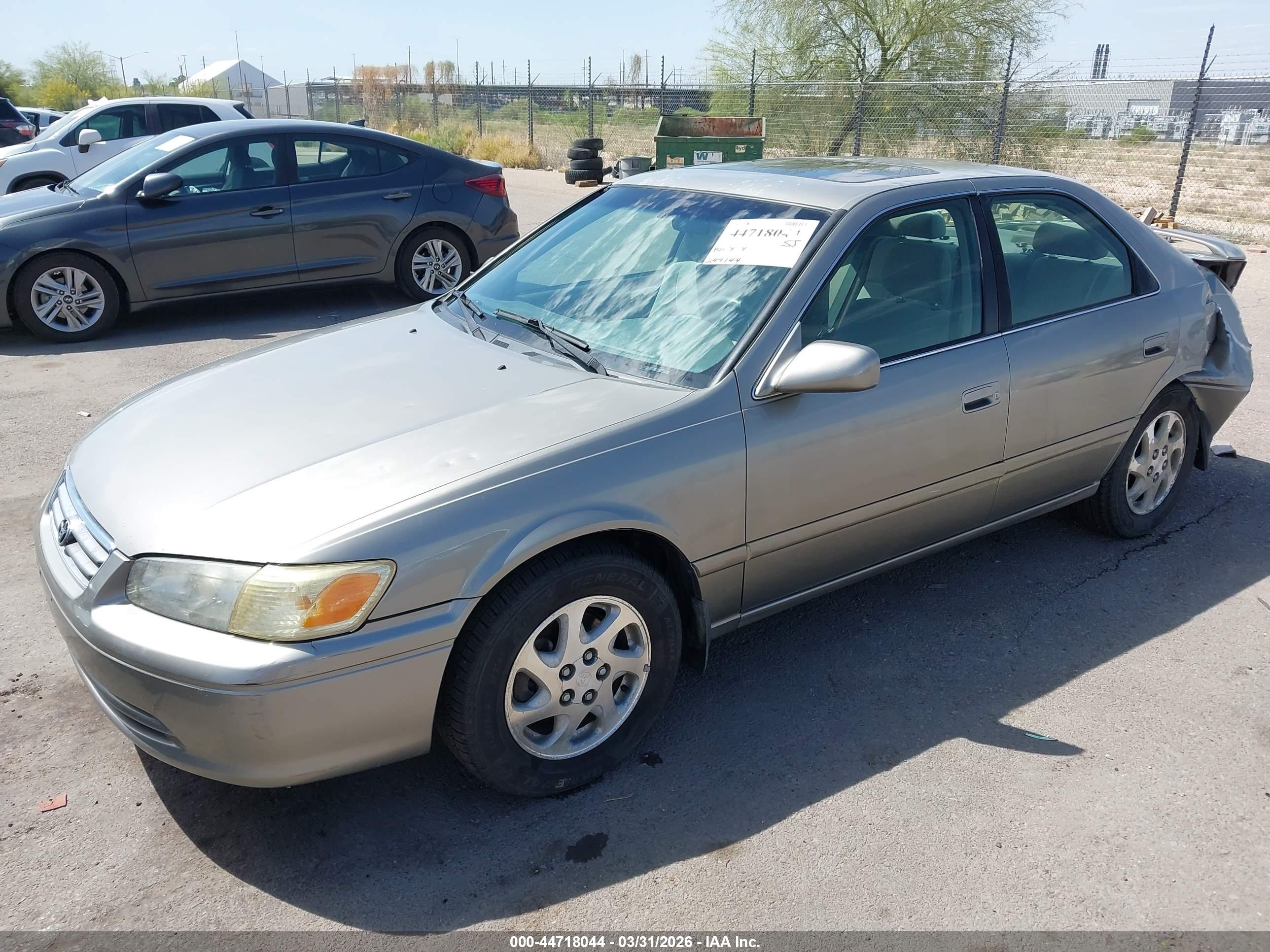 TOYOTA CAMRY image 2