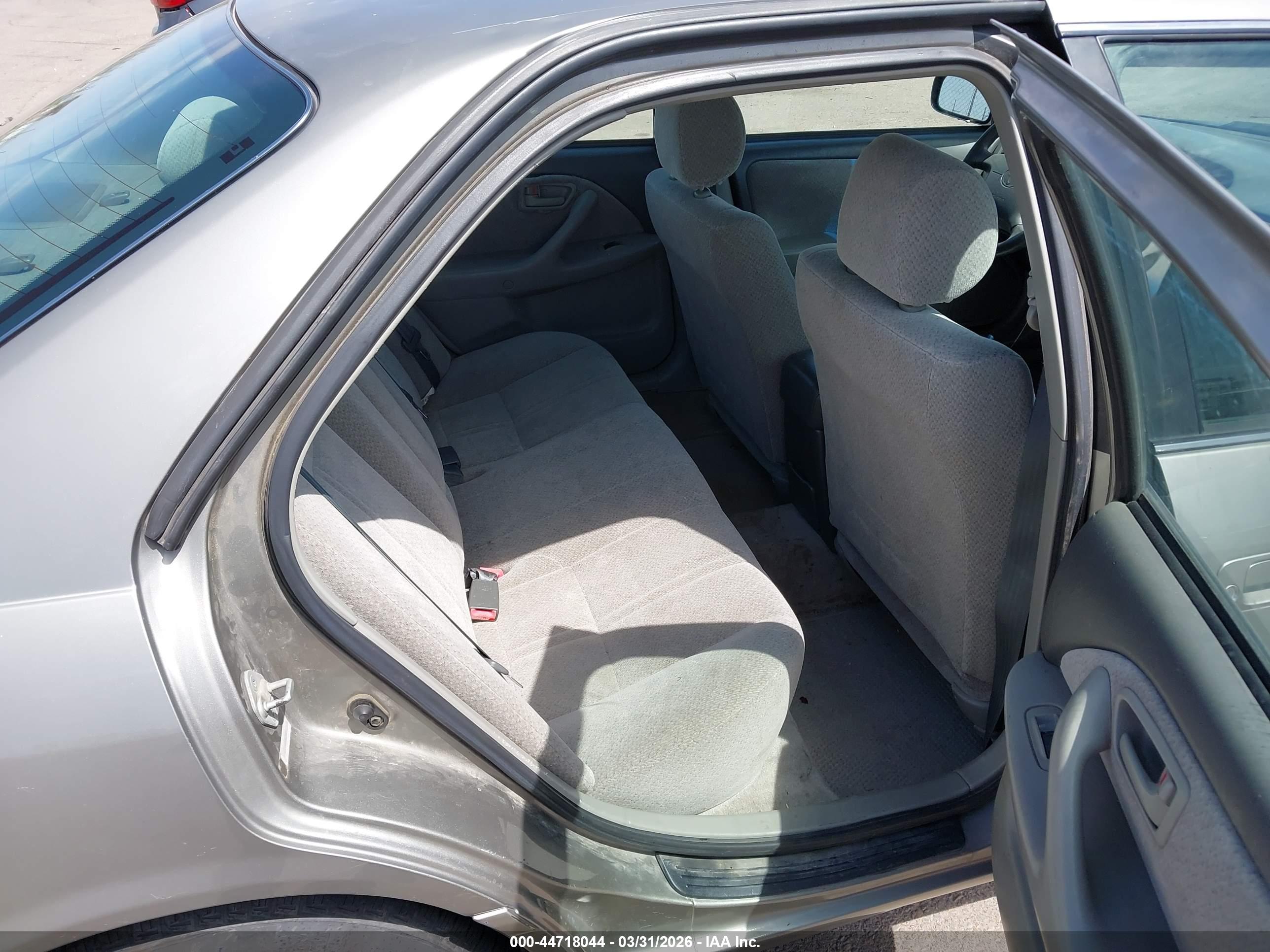 TOYOTA CAMRY image 8
