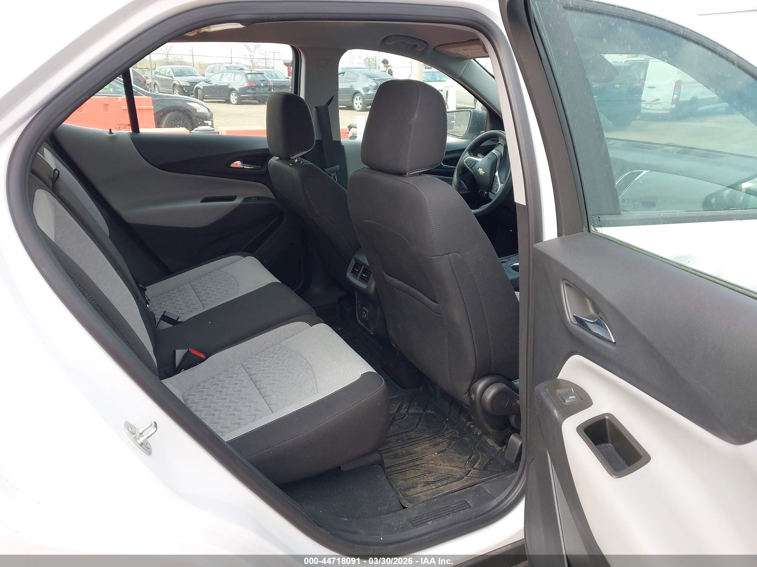 CHEVROLET EQUINOX image 8