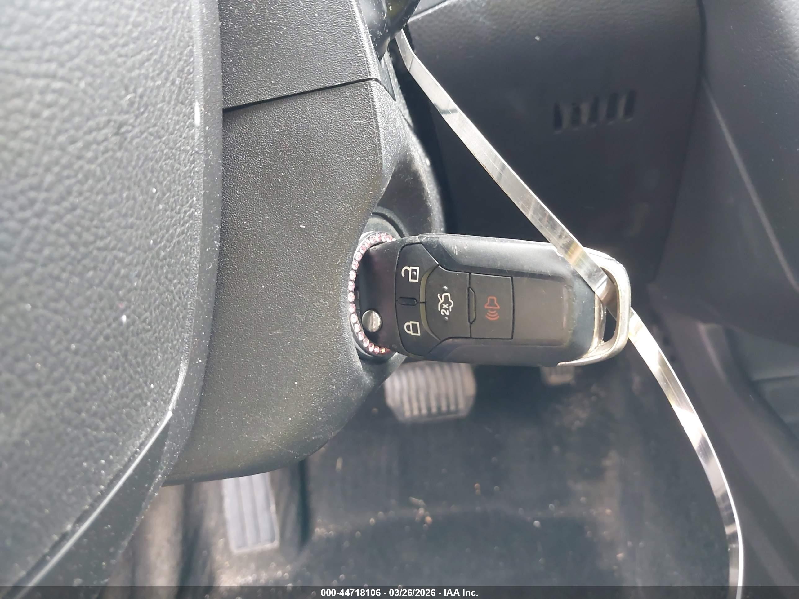 FORD FUSION image 11