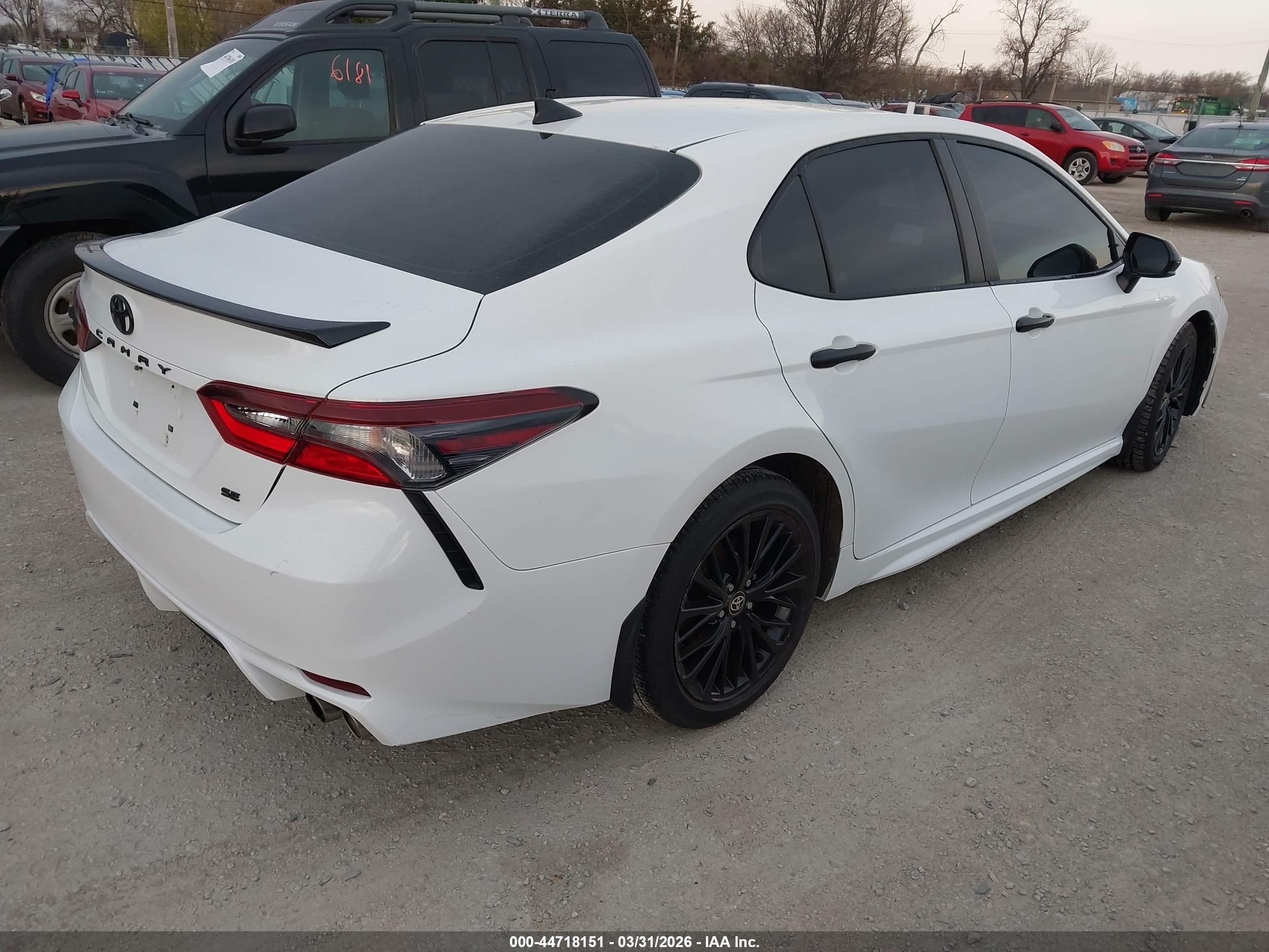 TOYOTA CAMRY image 4