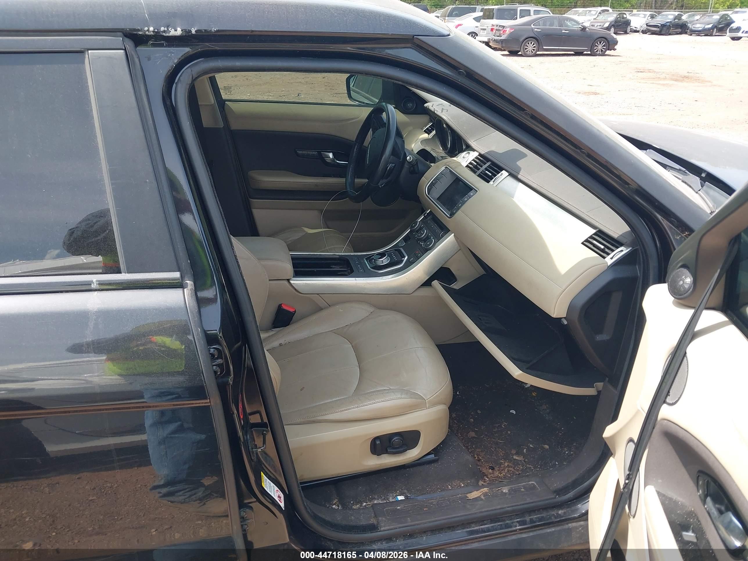LAND ROVER image 5