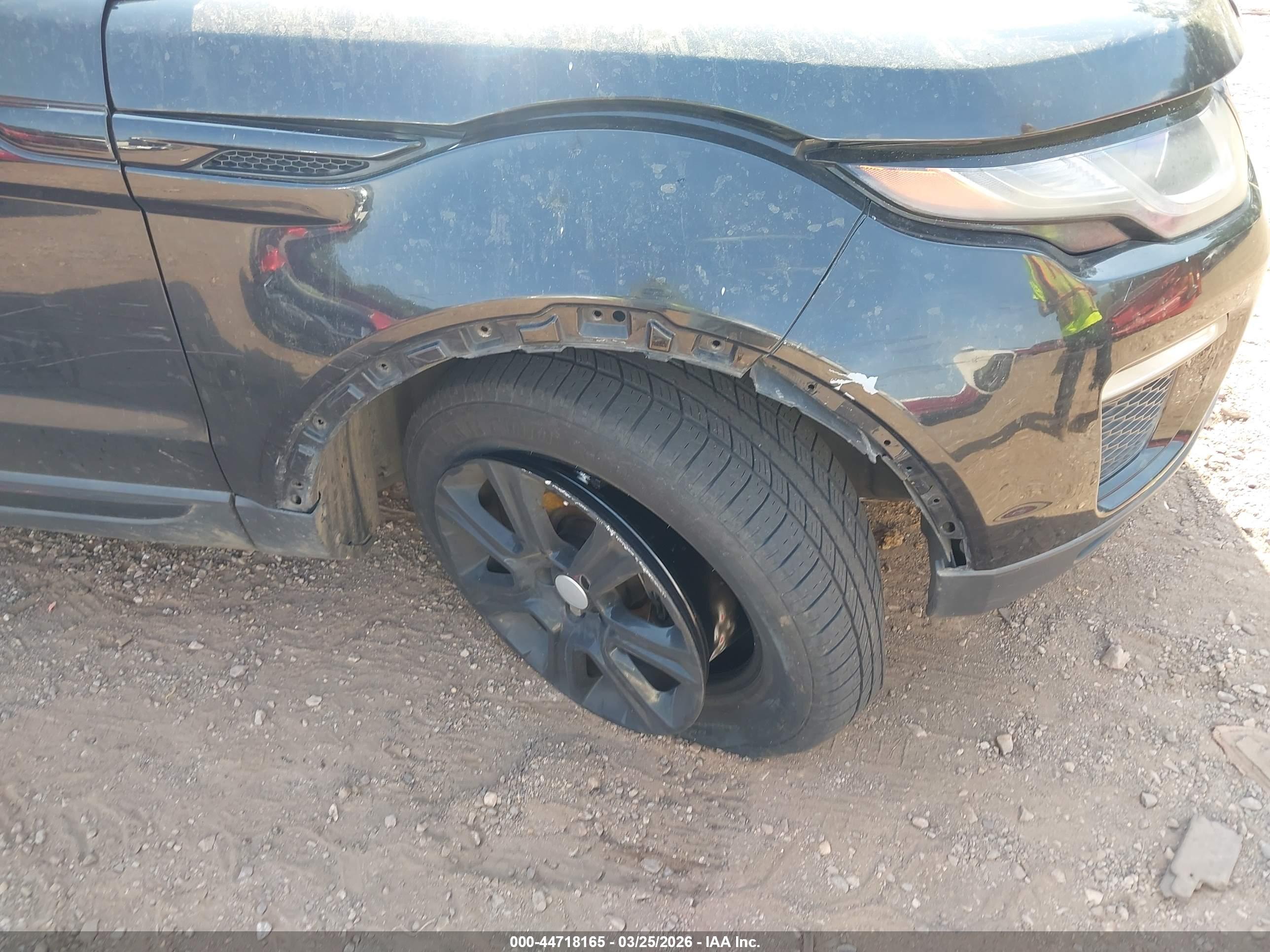 LAND ROVER image 6