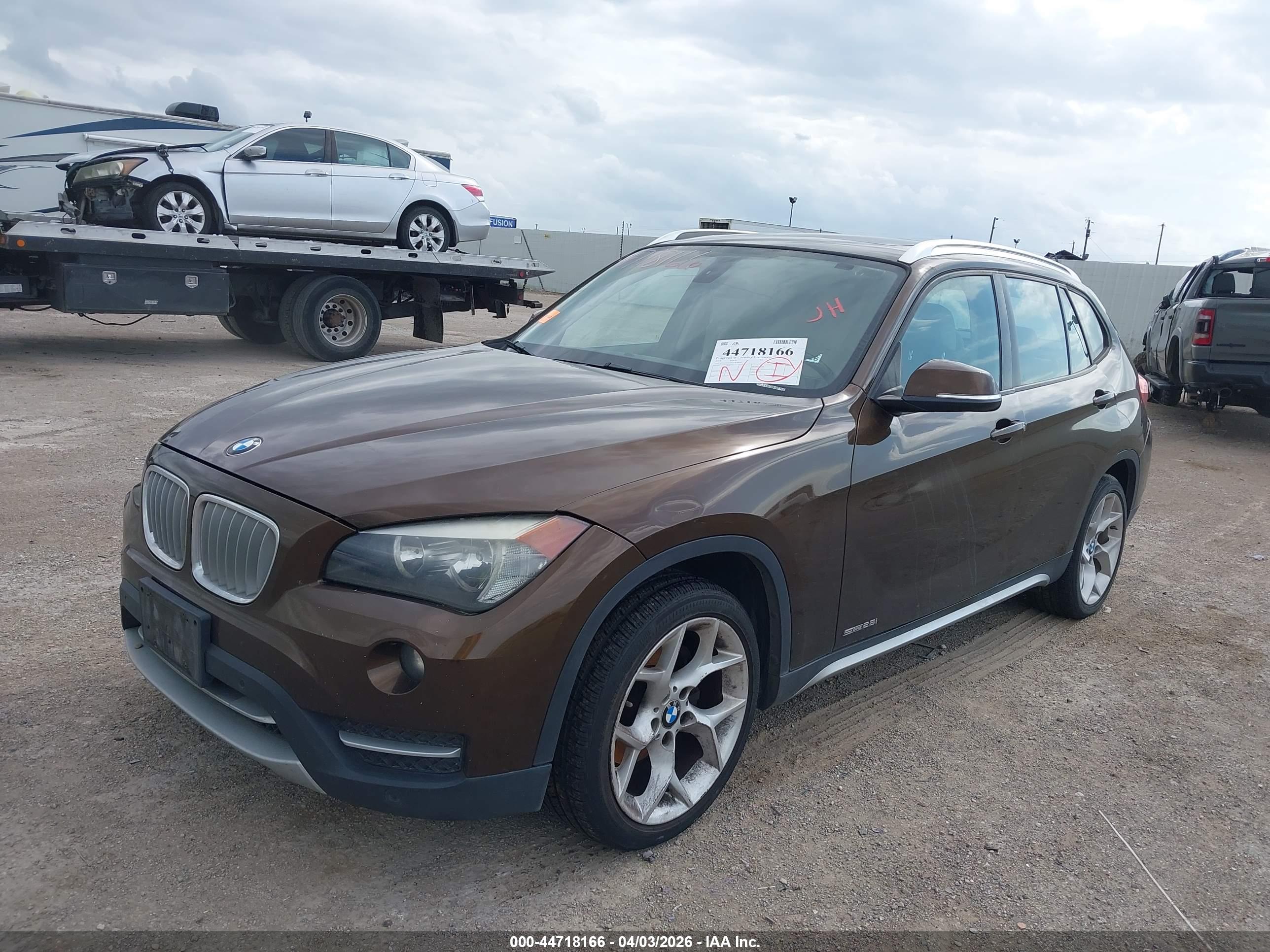BMW X1 image 2