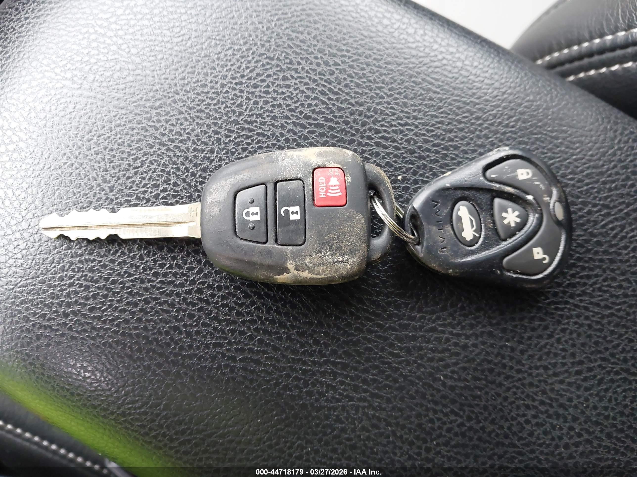 TOYOTA RAV4 image 11