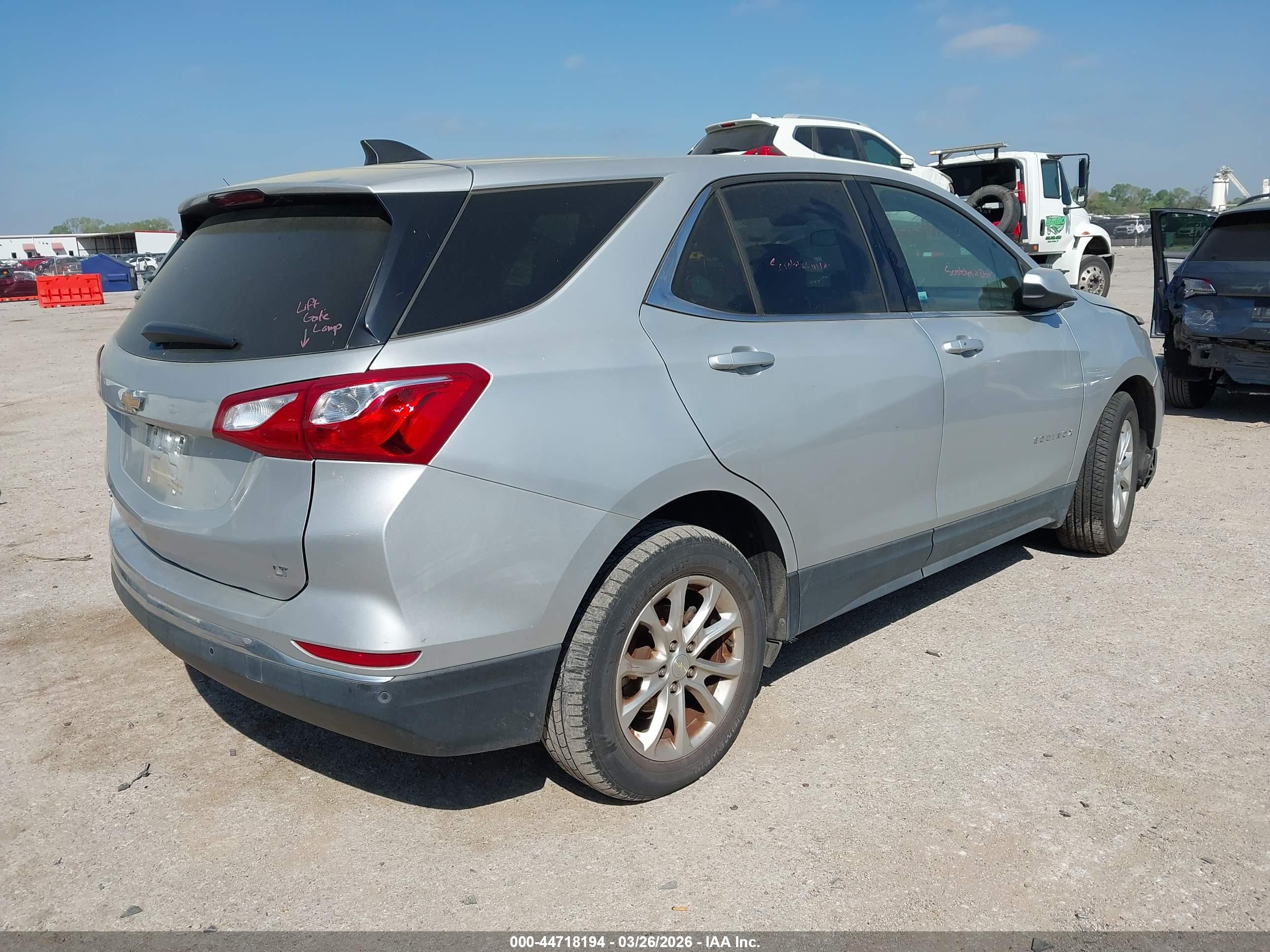 CHEVROLET EQUINOX image 4