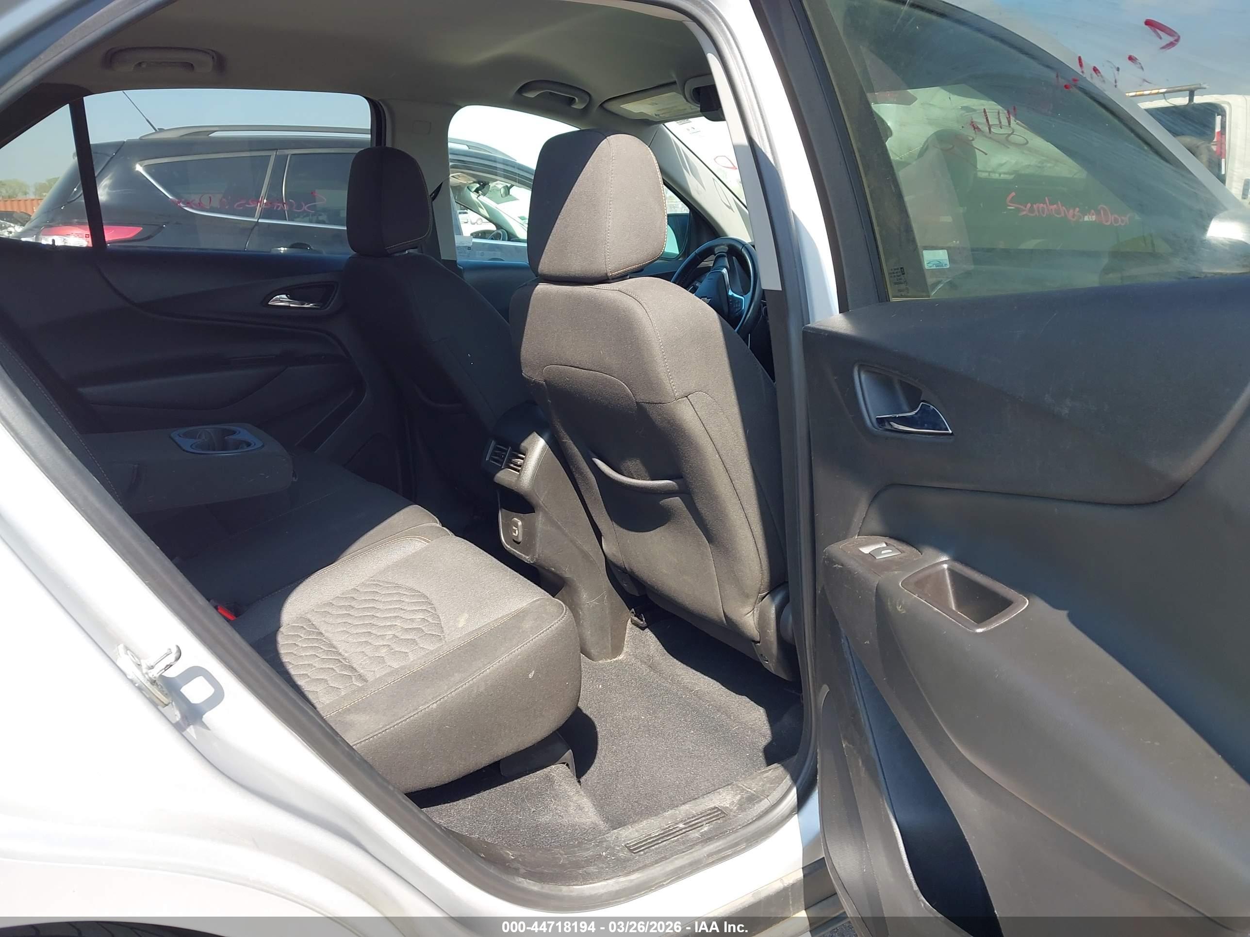 CHEVROLET EQUINOX image 8