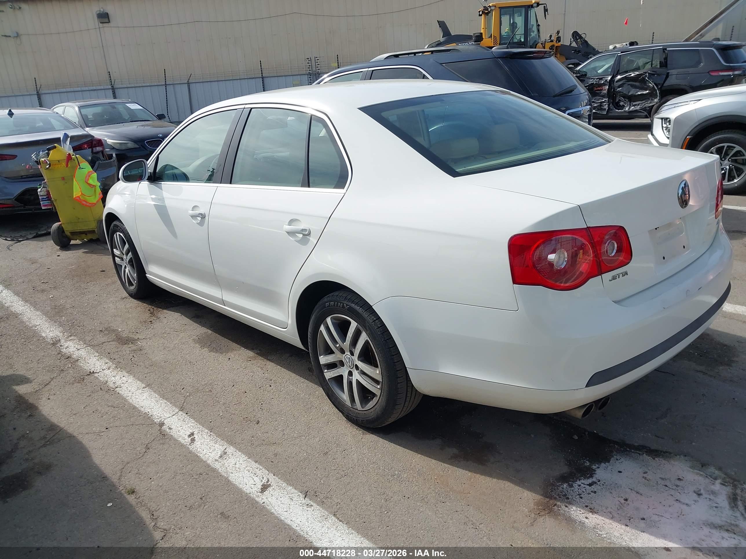 VOLKSWAGEN JETTA image 3