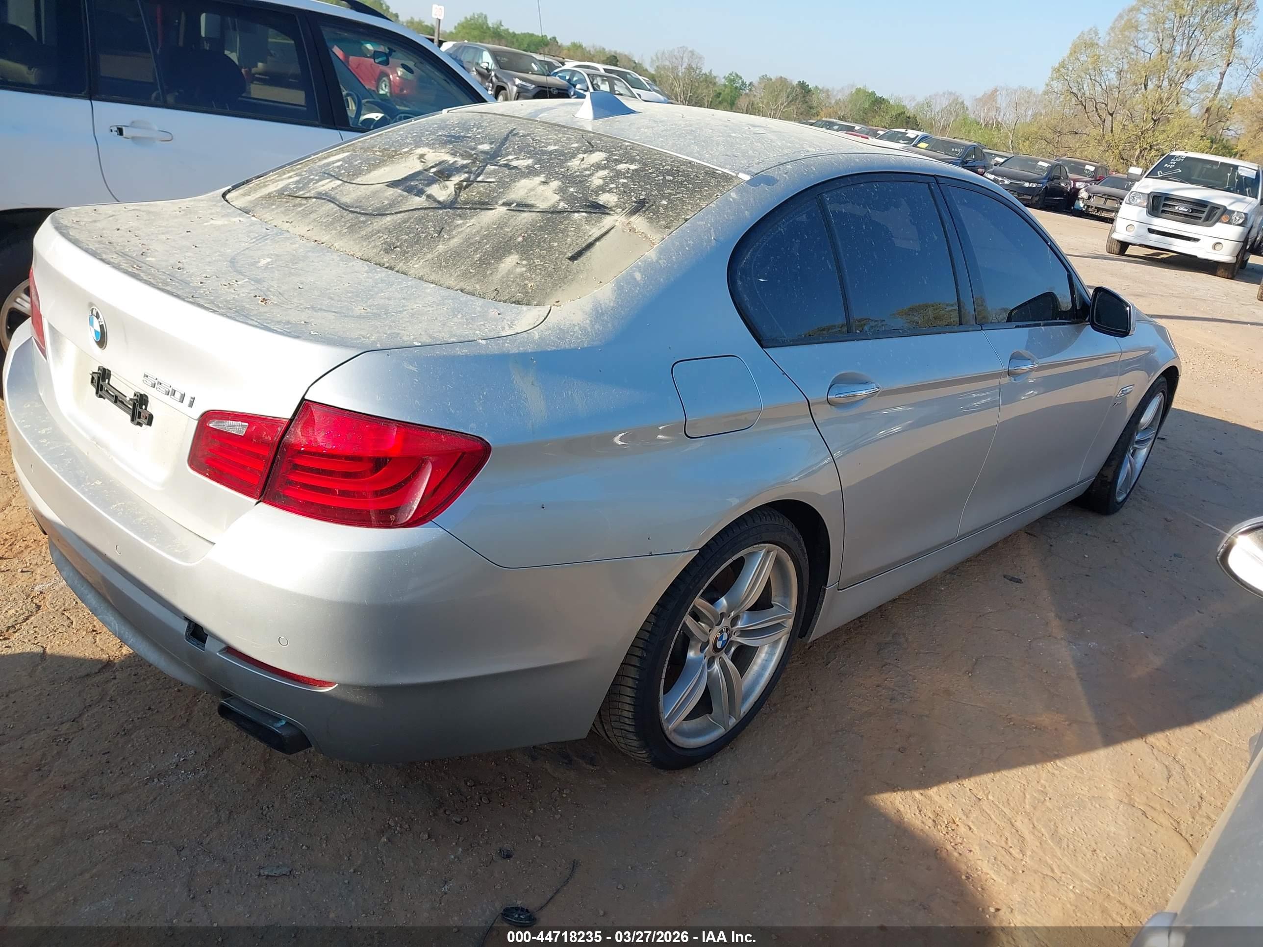 BMW 550I image 4