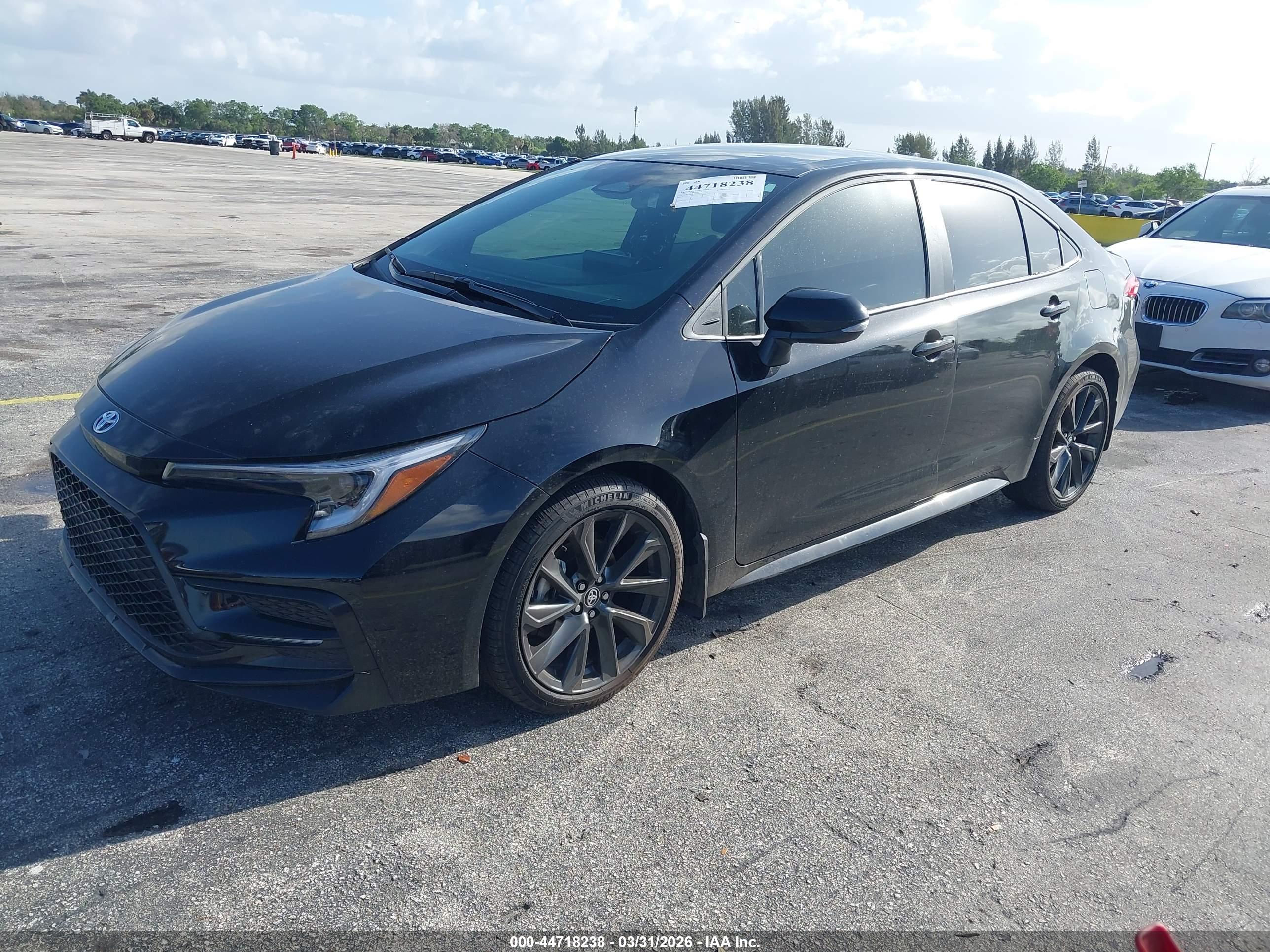 TOYOTA COROLLA image 2