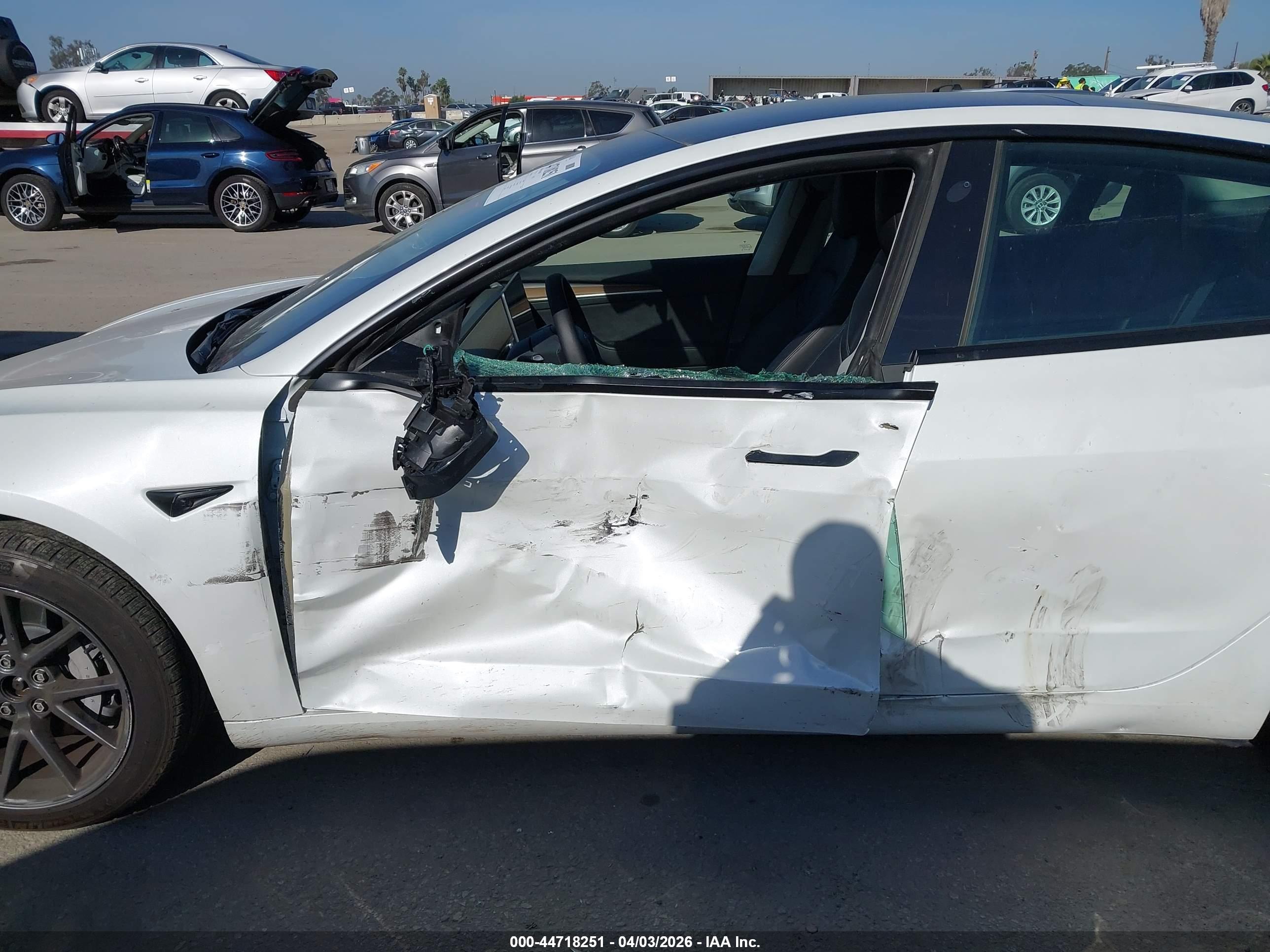 TESLA MODEL image 6