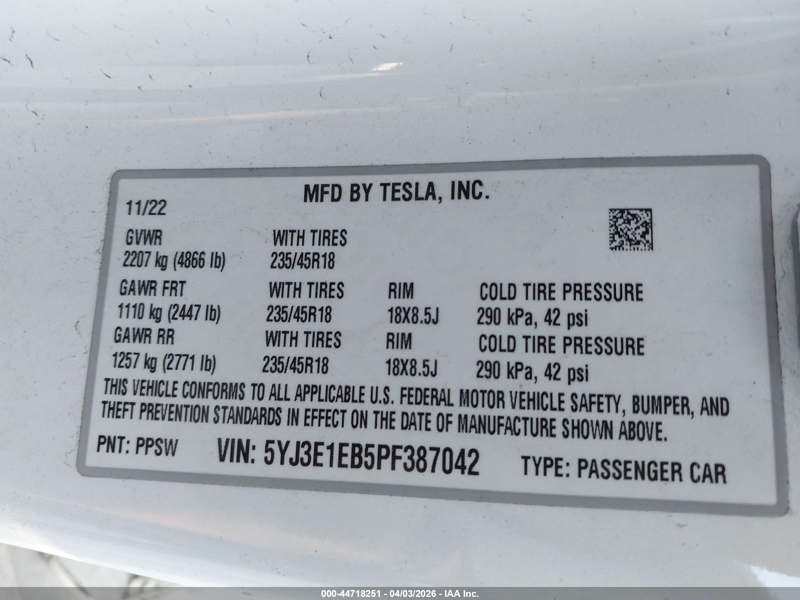 TESLA MODEL image 9