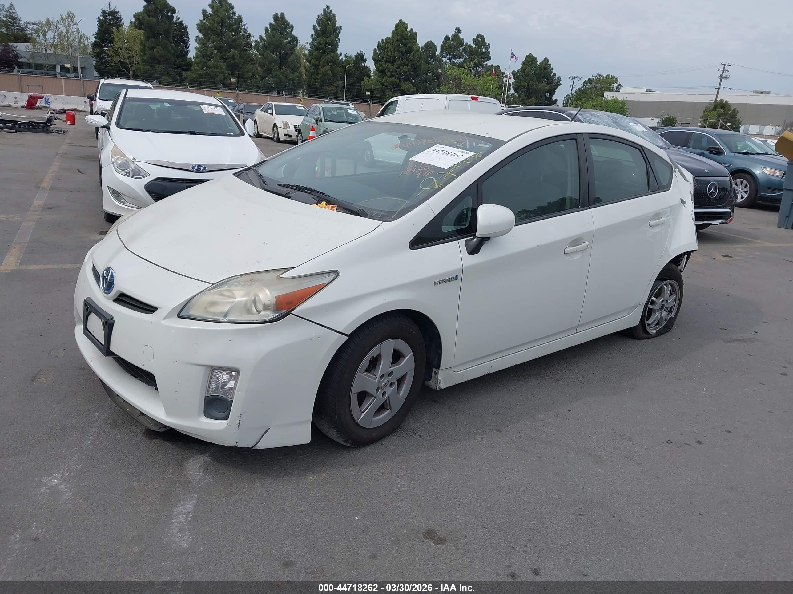 TOYOTA PRIUS image 2
