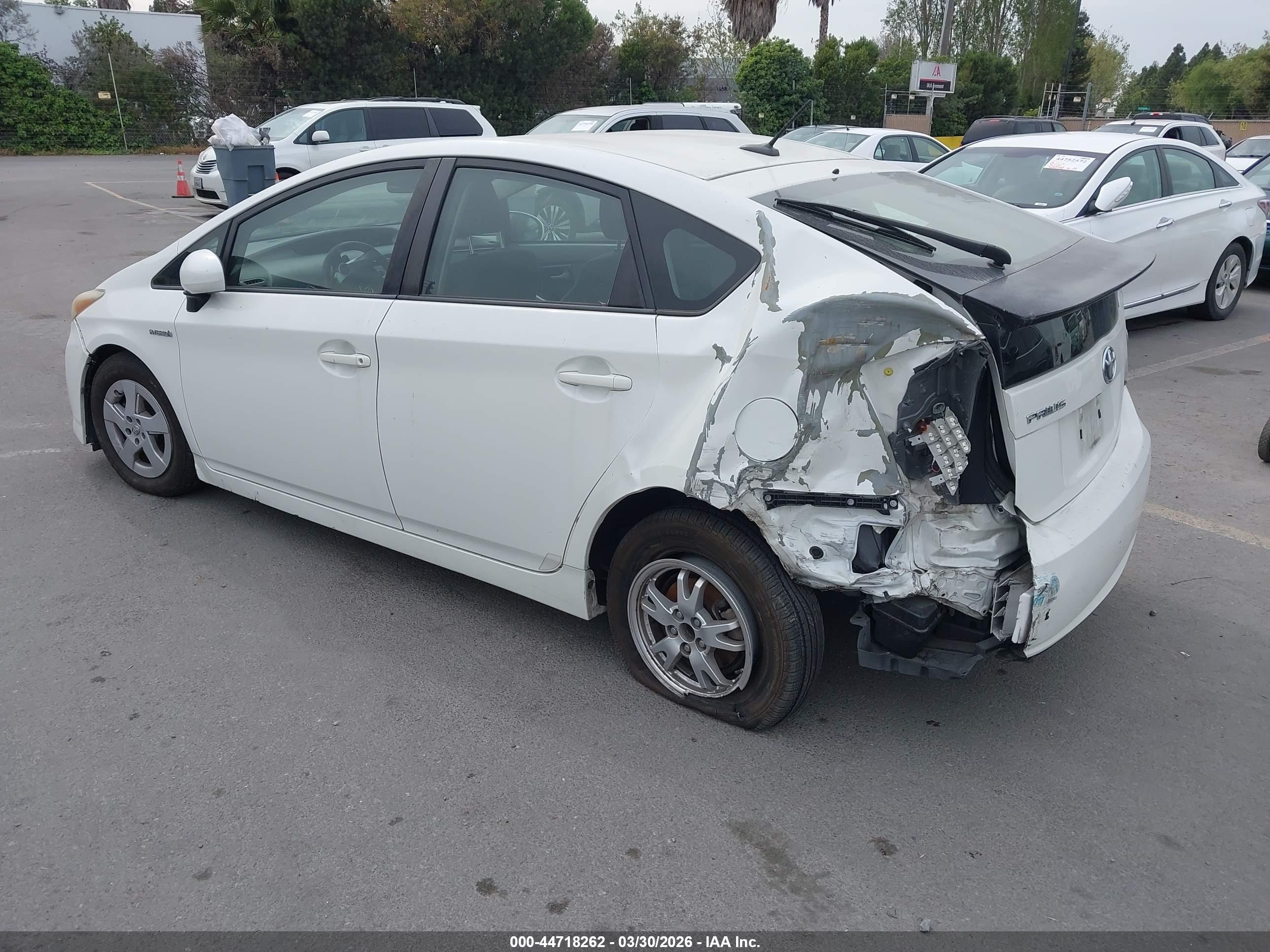 TOYOTA PRIUS image 3