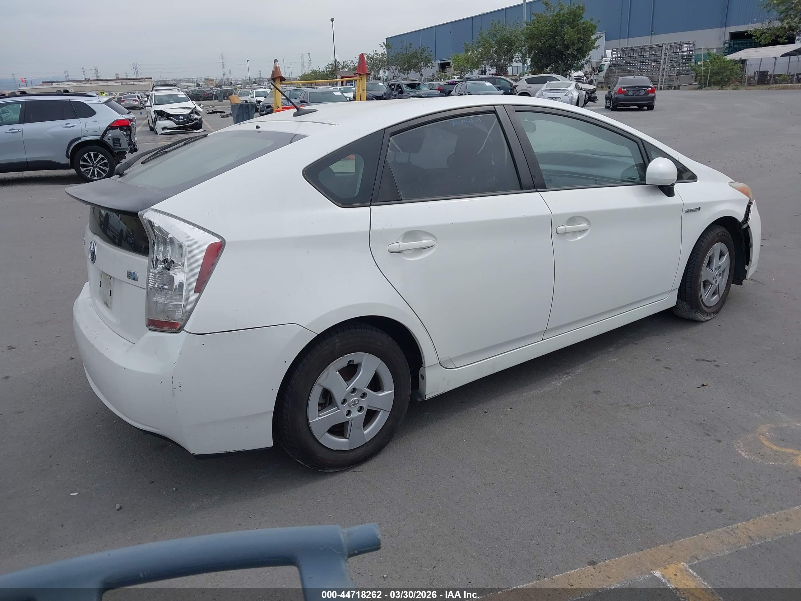 TOYOTA PRIUS image 4