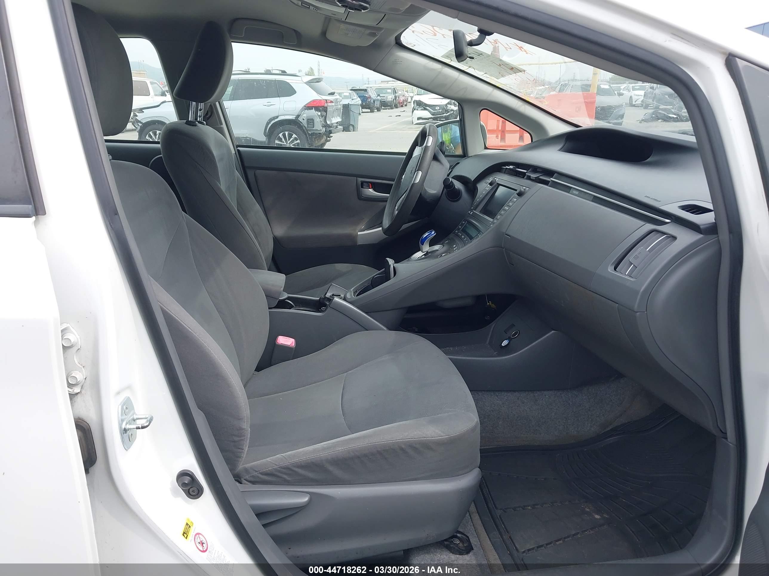 TOYOTA PRIUS image 5