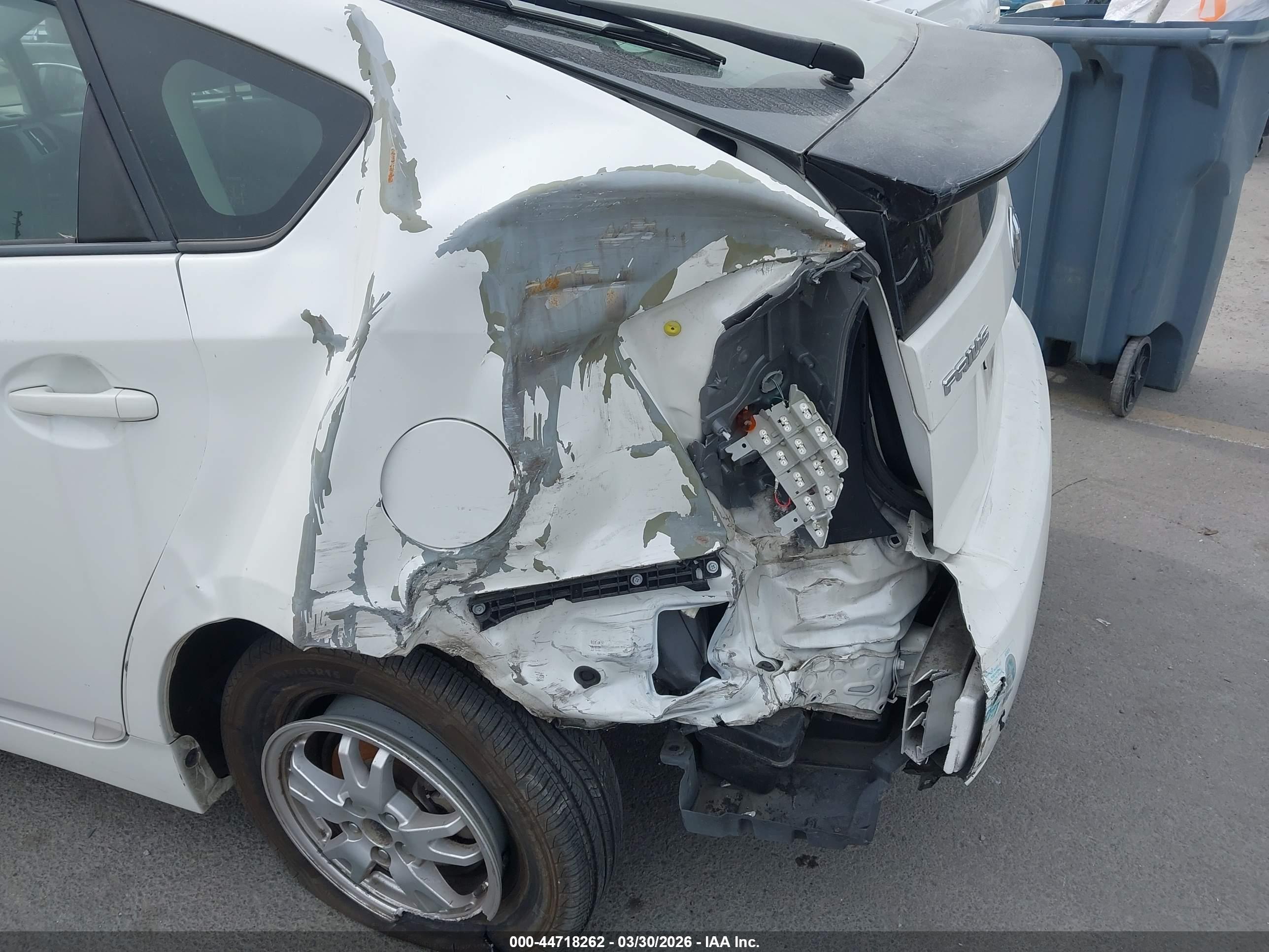 TOYOTA PRIUS image 6