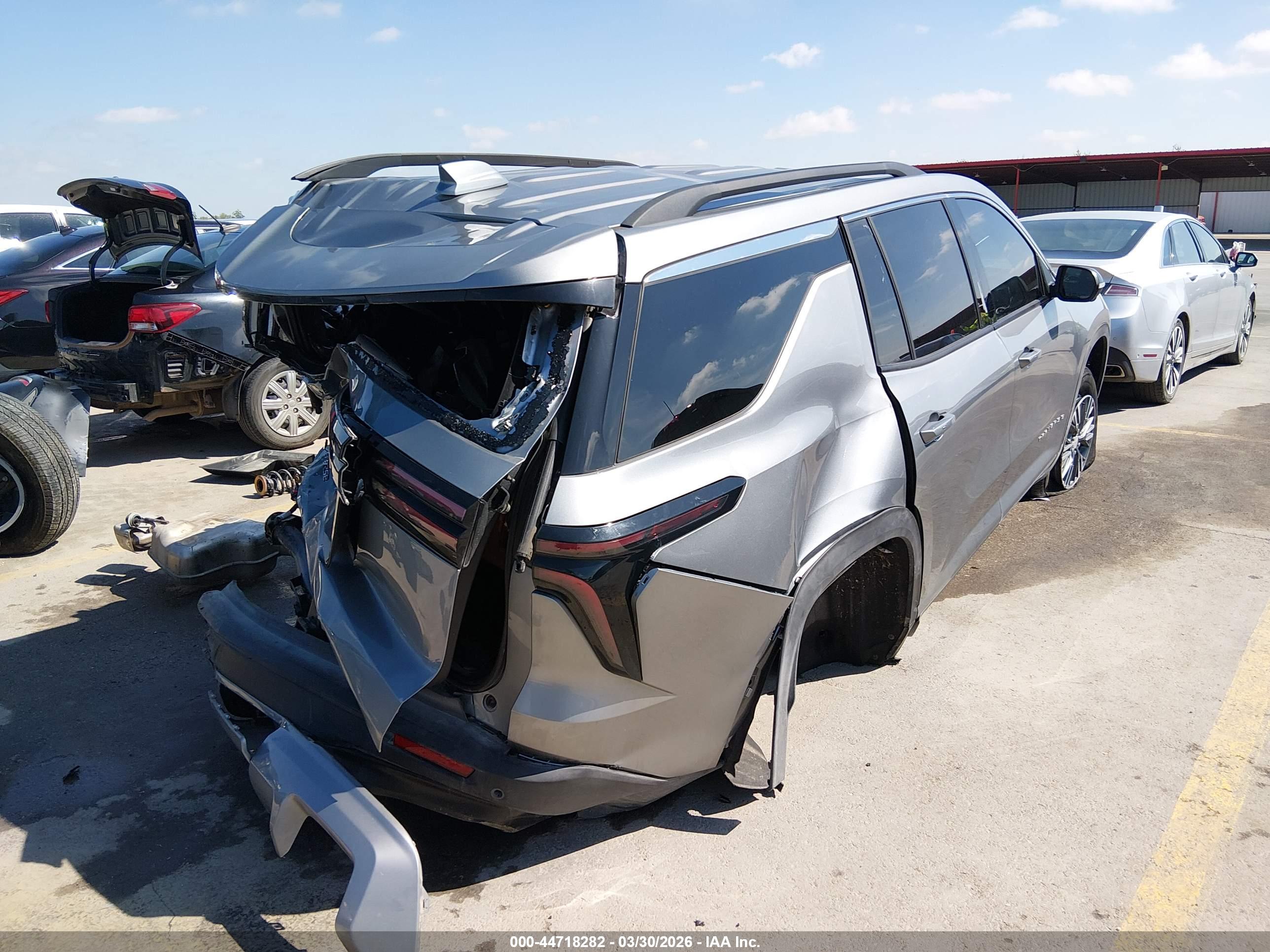 CHEVROLET TRAVERSE image 4