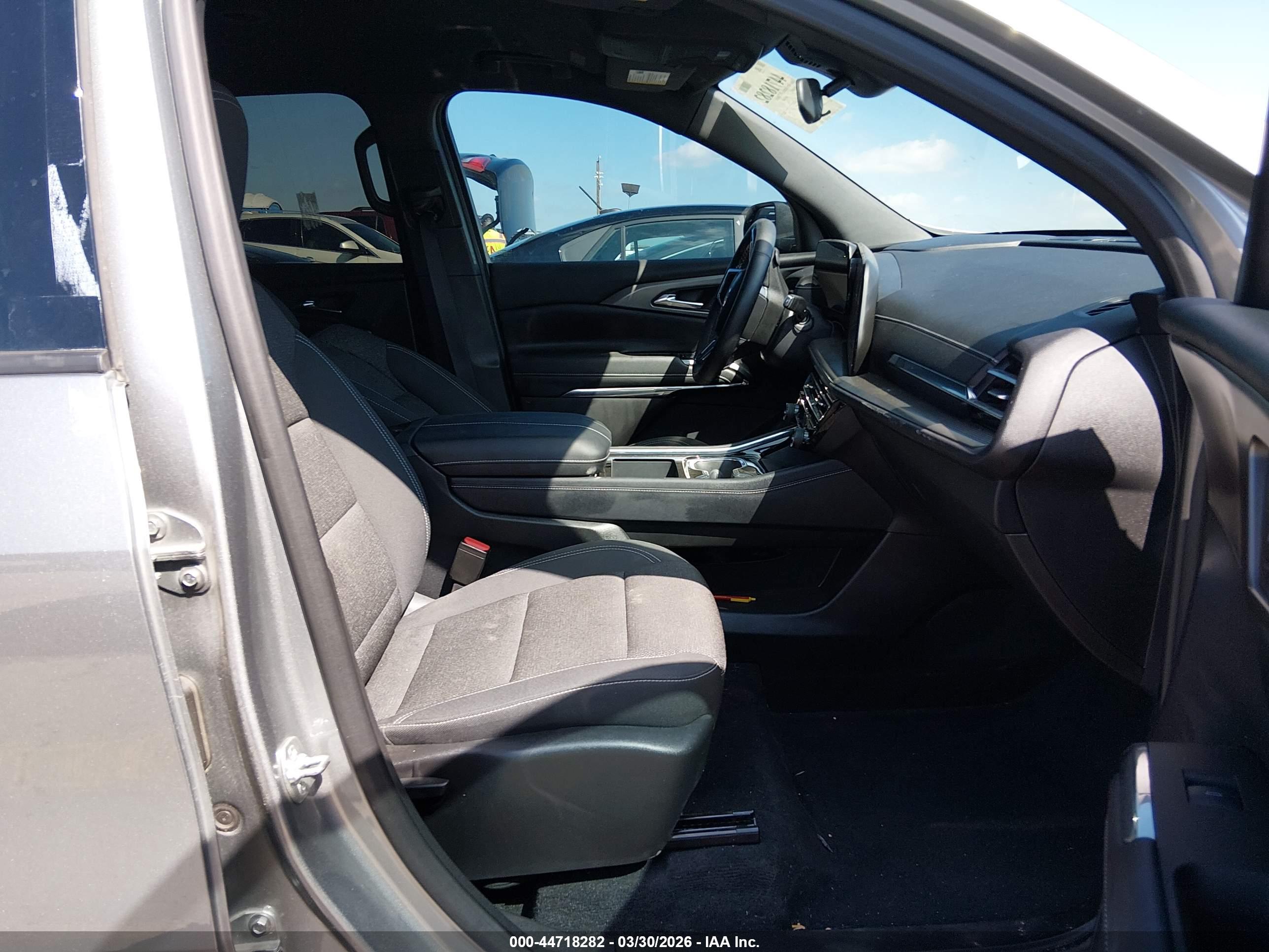 CHEVROLET TRAVERSE image 5