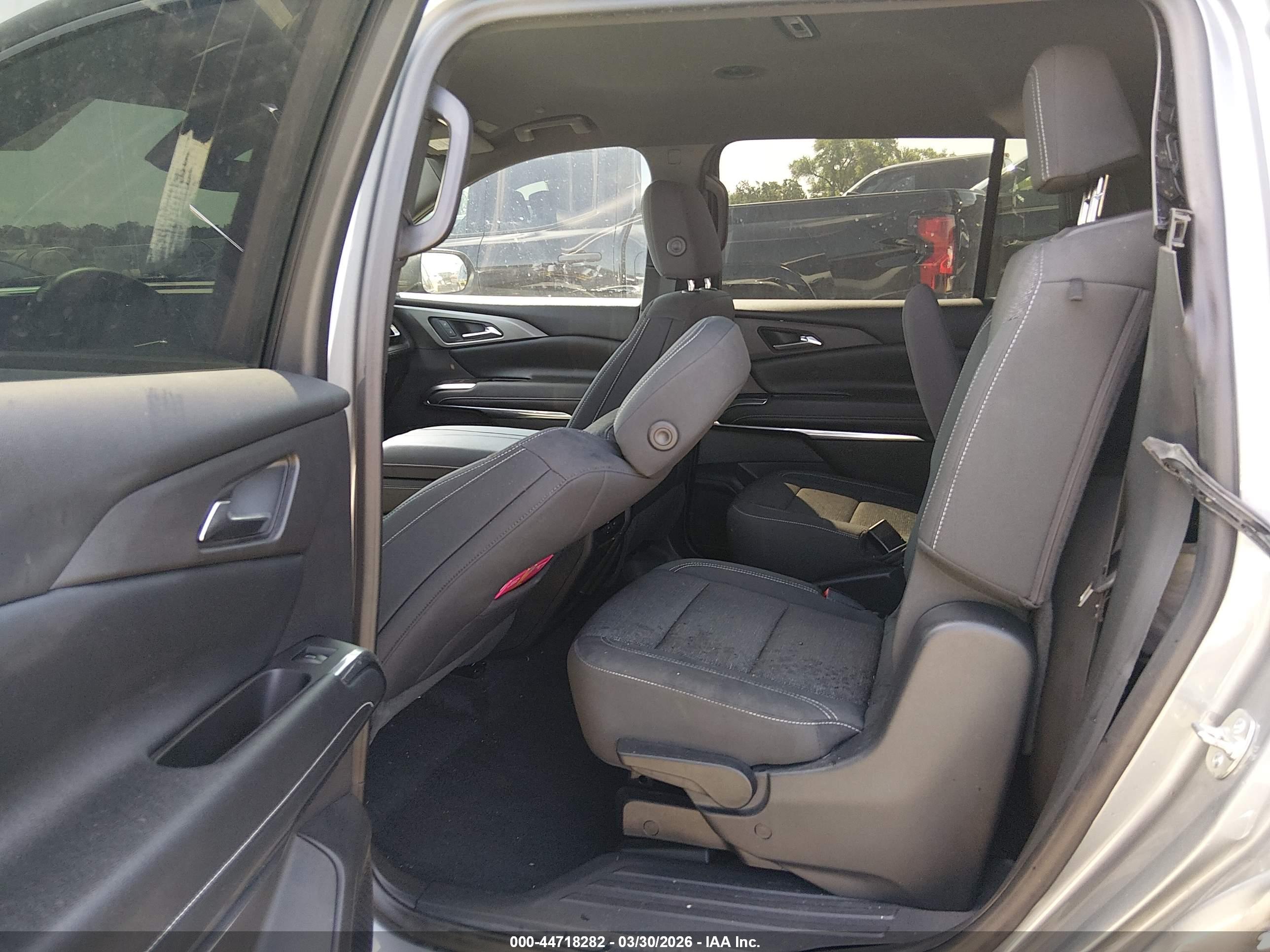 CHEVROLET TRAVERSE image 8